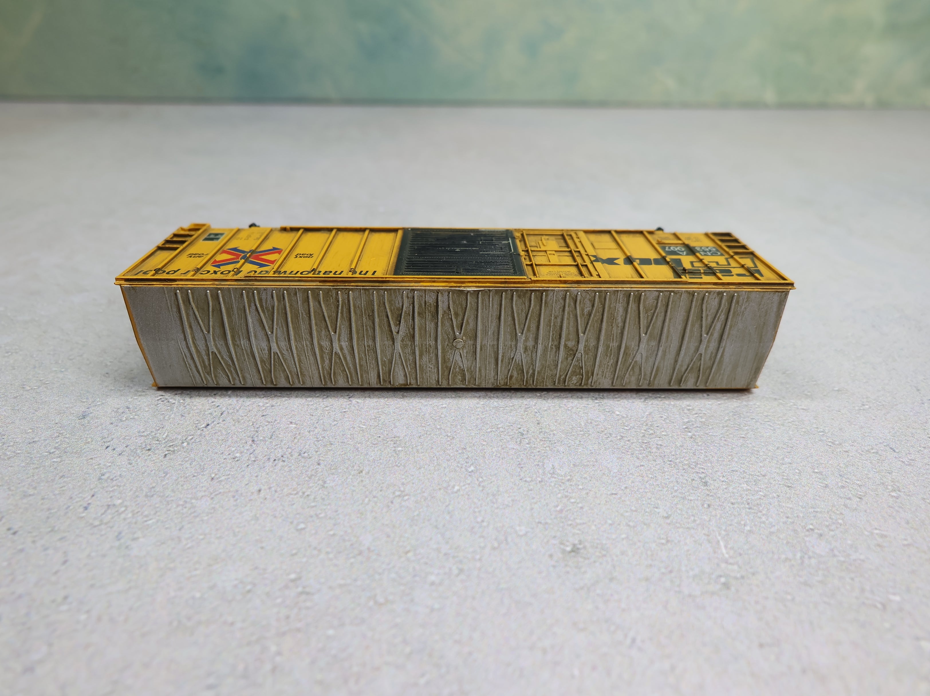 USED Roundhouse N Scale 50' FMC Box Car Railbox CNA #553007 Weathered, Knuckle Couplers