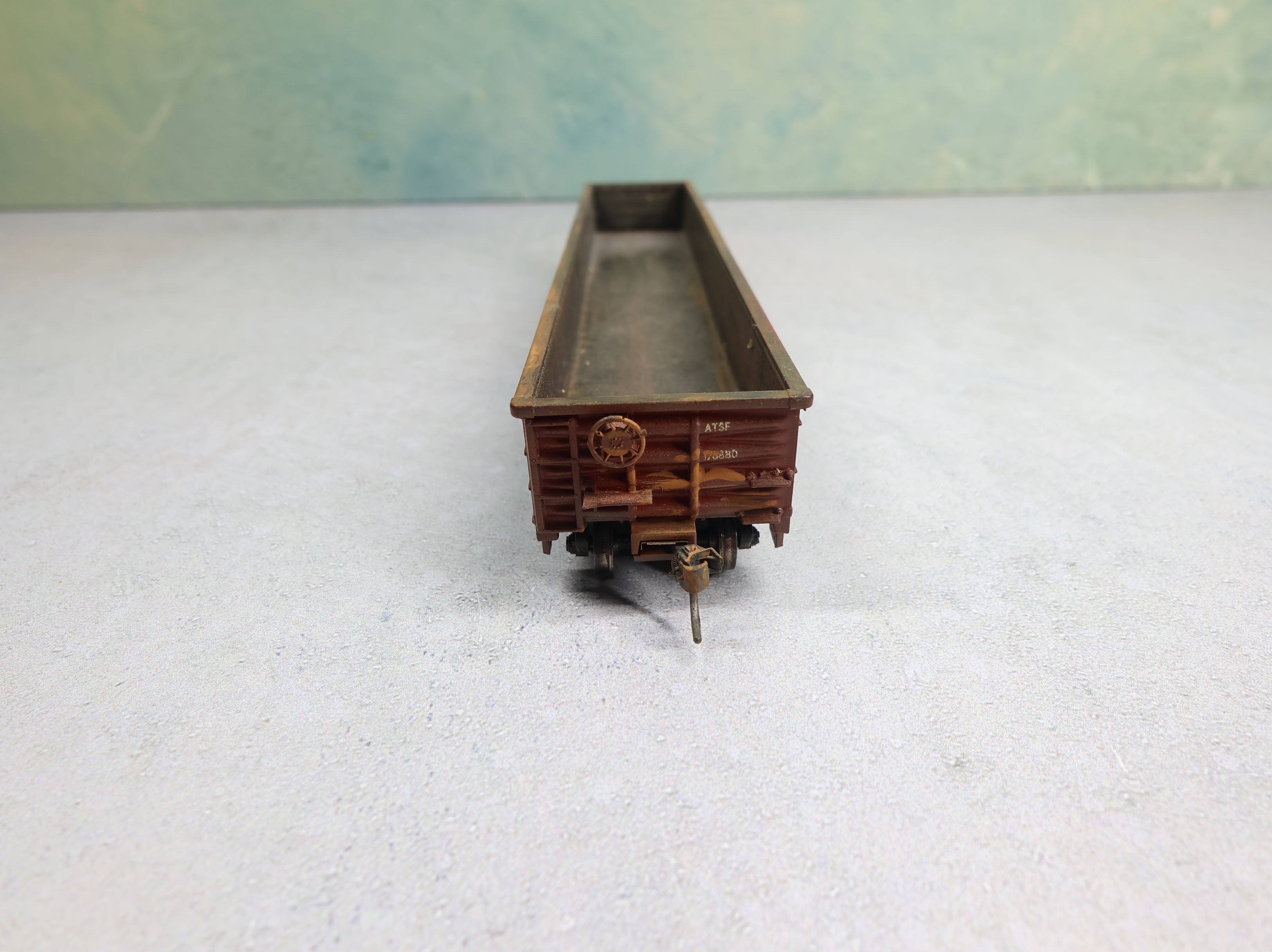 USED HO Scale 53' Ribbed Side Gondola Santa Fe ATSF #176660 Weathered