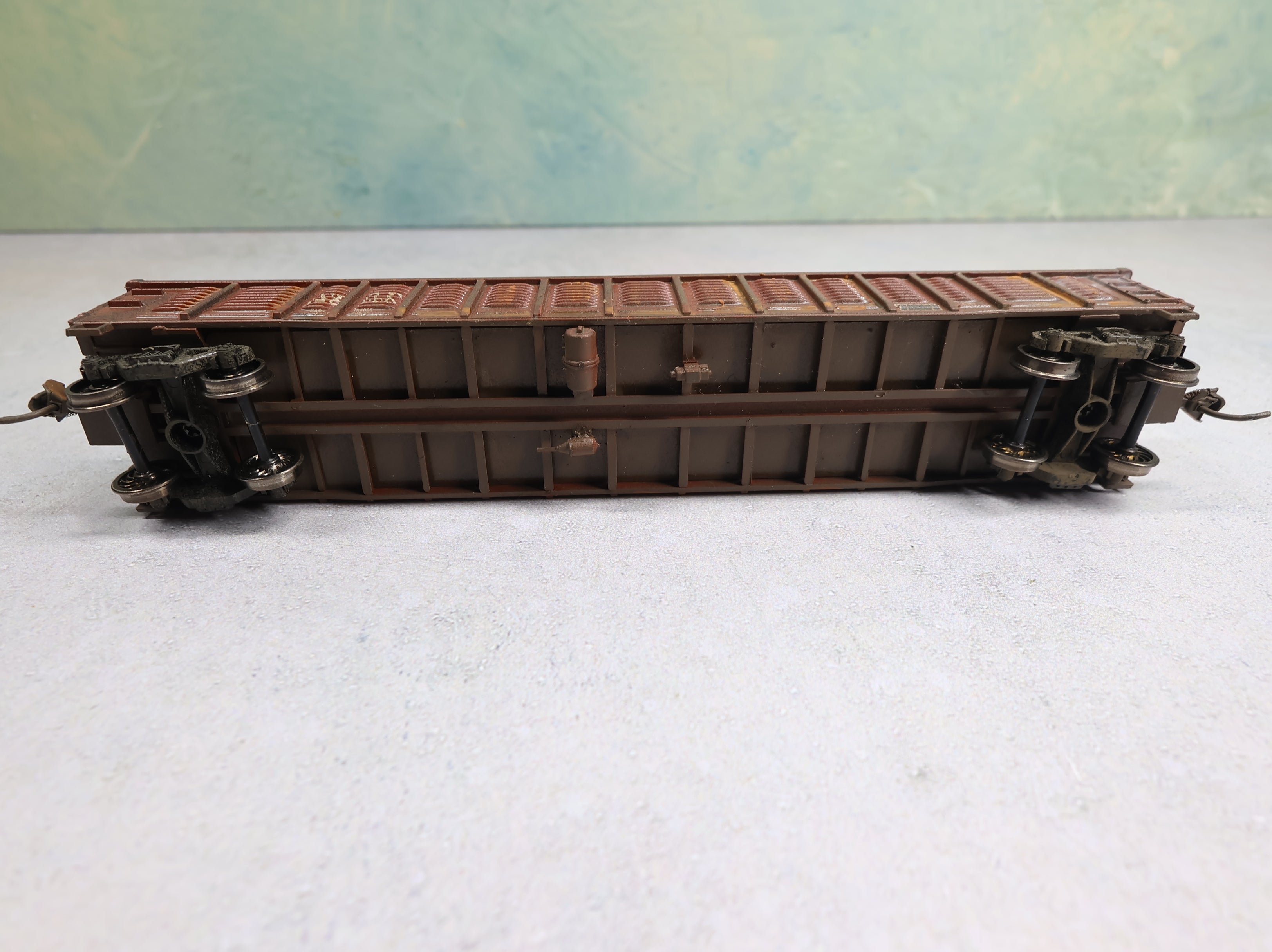 USED HO Scale 53' Ribbed Side Gondola Santa Fe ATSF #176660 Weathered