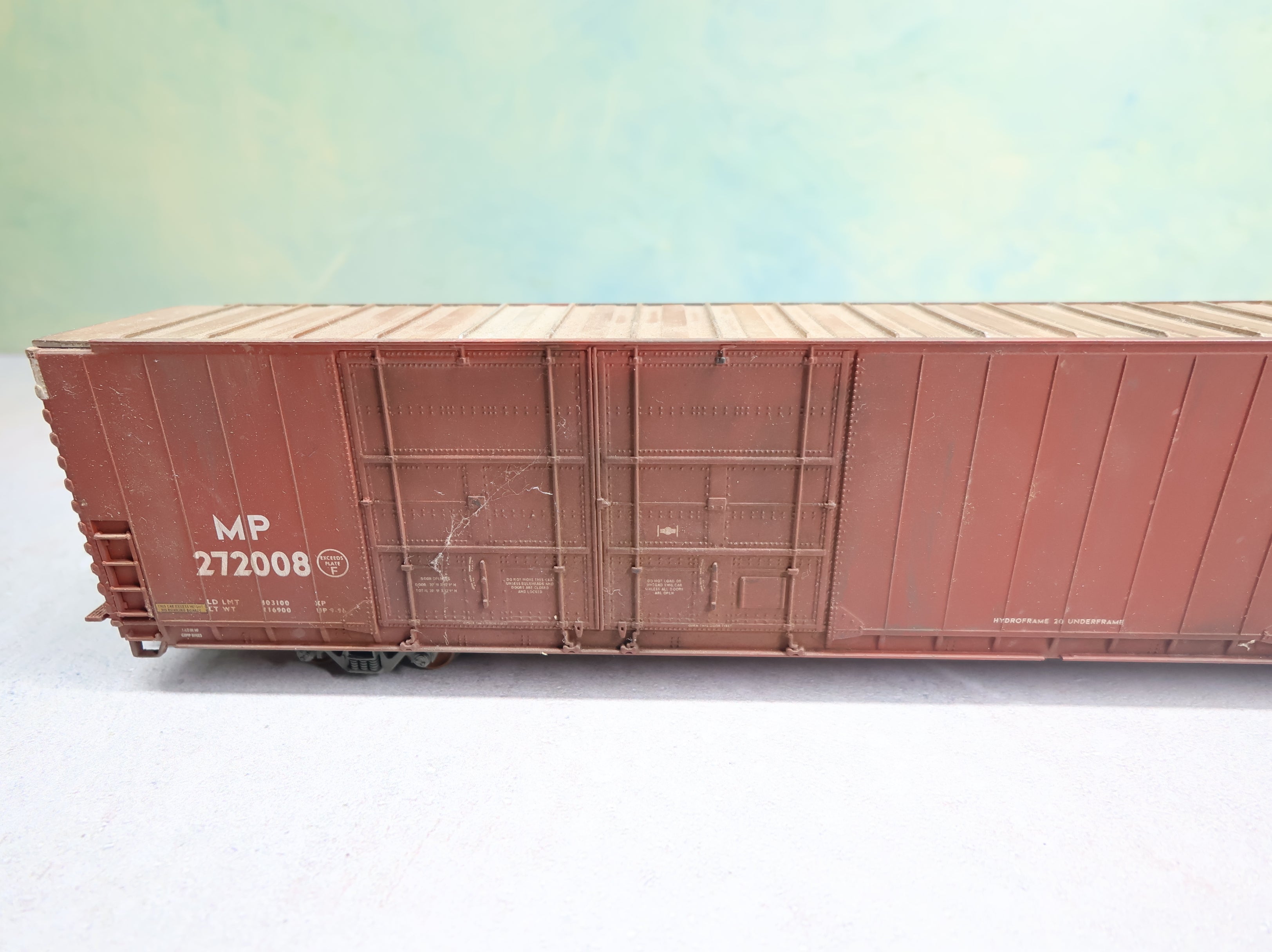 USED Walthers HO Scale 86' Hi-Cube Box Car Missouri Pacific MP #272008 Weathered w/ Graffiti