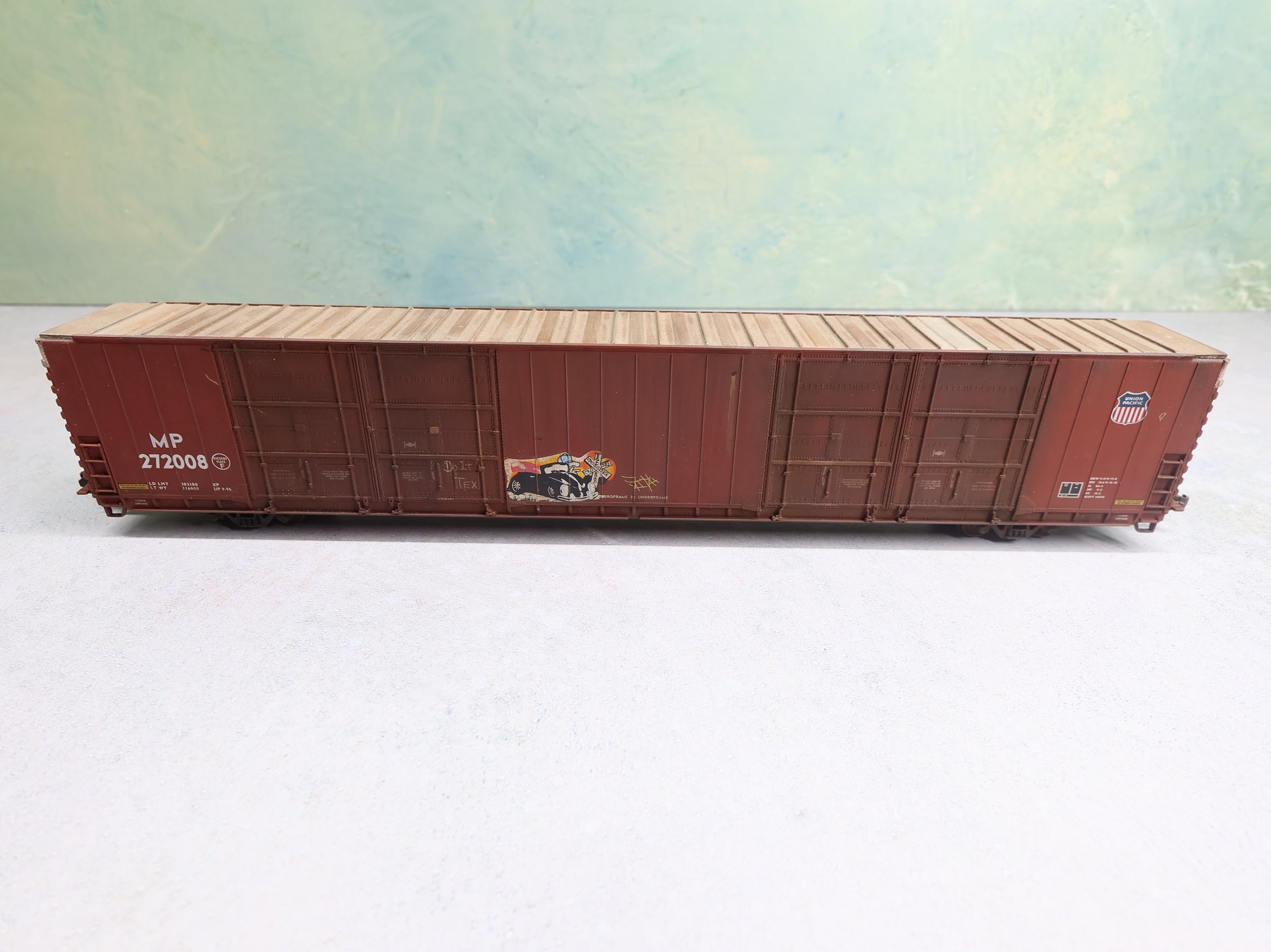 USED Walthers HO Scale 86' Hi-Cube Box Car Missouri Pacific MP #272008 Weathered w/ Graffiti