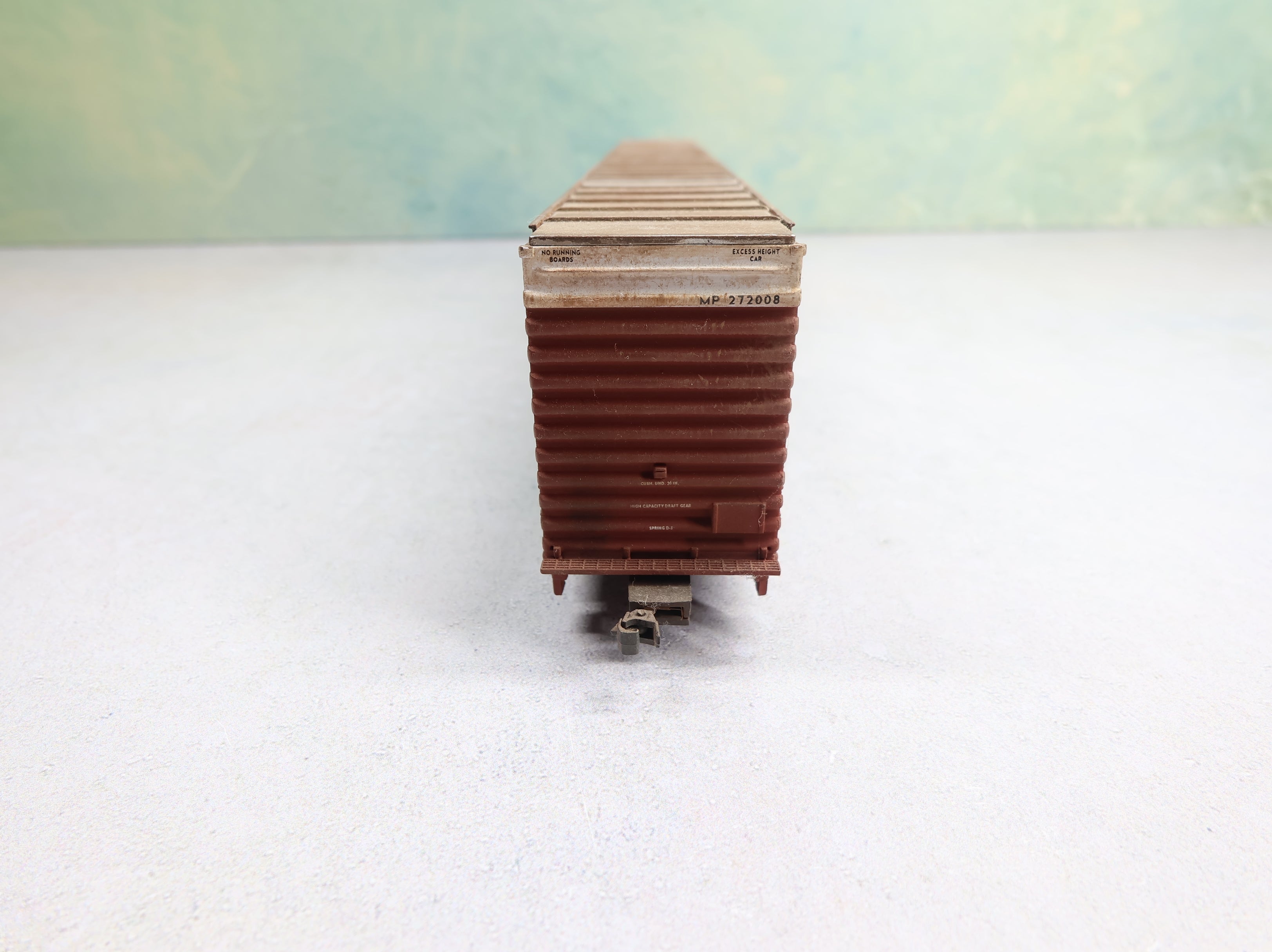 USED Walthers HO Scale 86' Hi-Cube Box Car Missouri Pacific MP #272008 Weathered w/ Graffiti