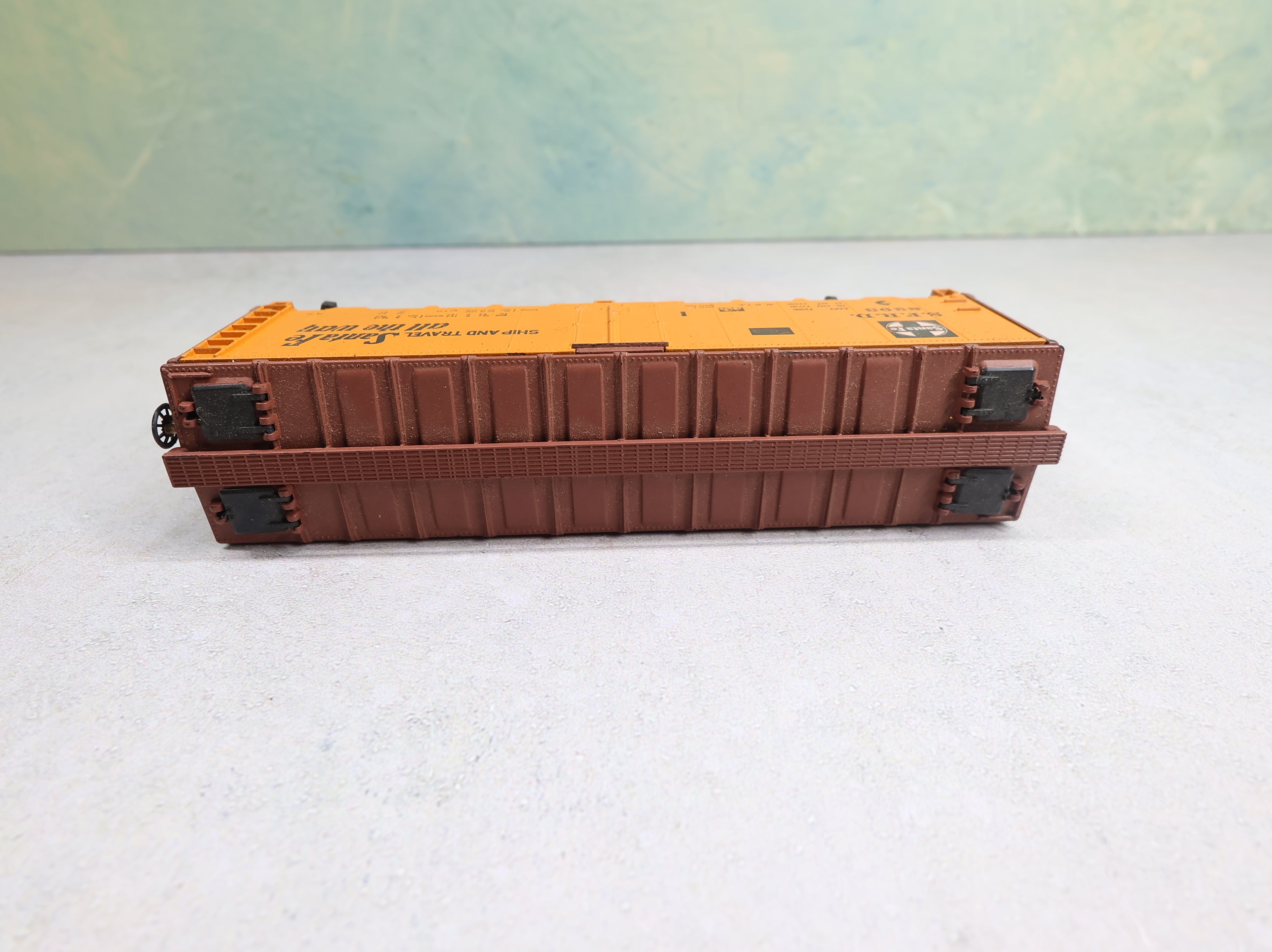 USED Athearn HO Scale 40' Reefer Box Car Santa Fe SFRD #8293