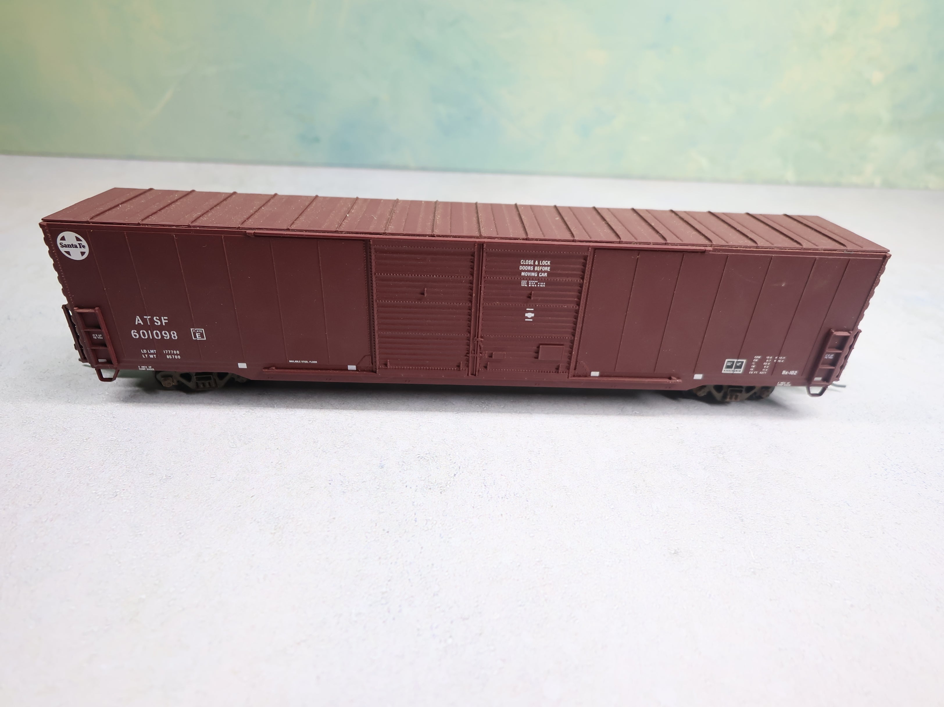 USED Walthers HO Scale 60' DD Box Car Santa Fe ATSF #601098