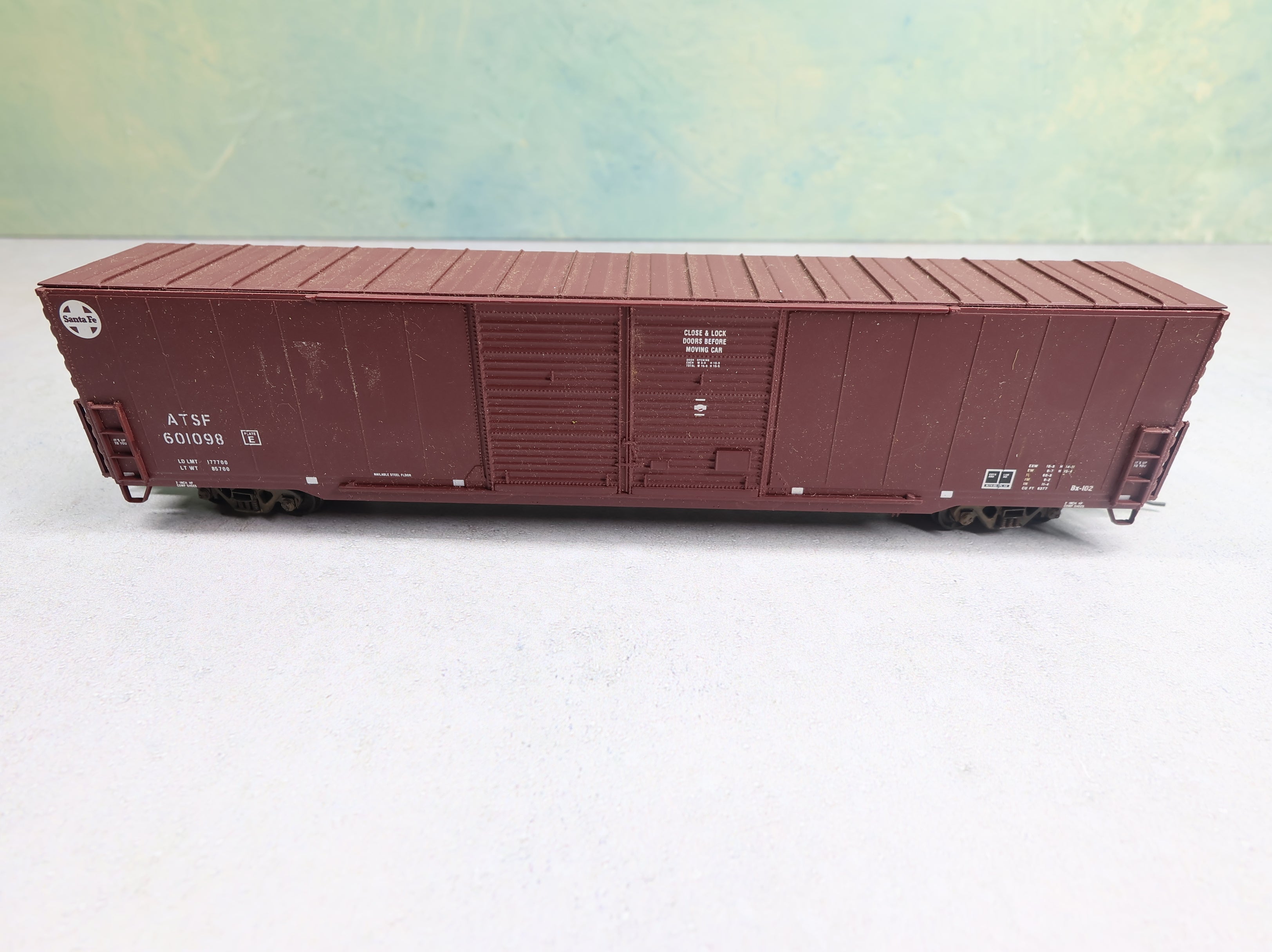 USED Walthers HO Scale 60' DD Box Car Santa Fe ATSF #601098