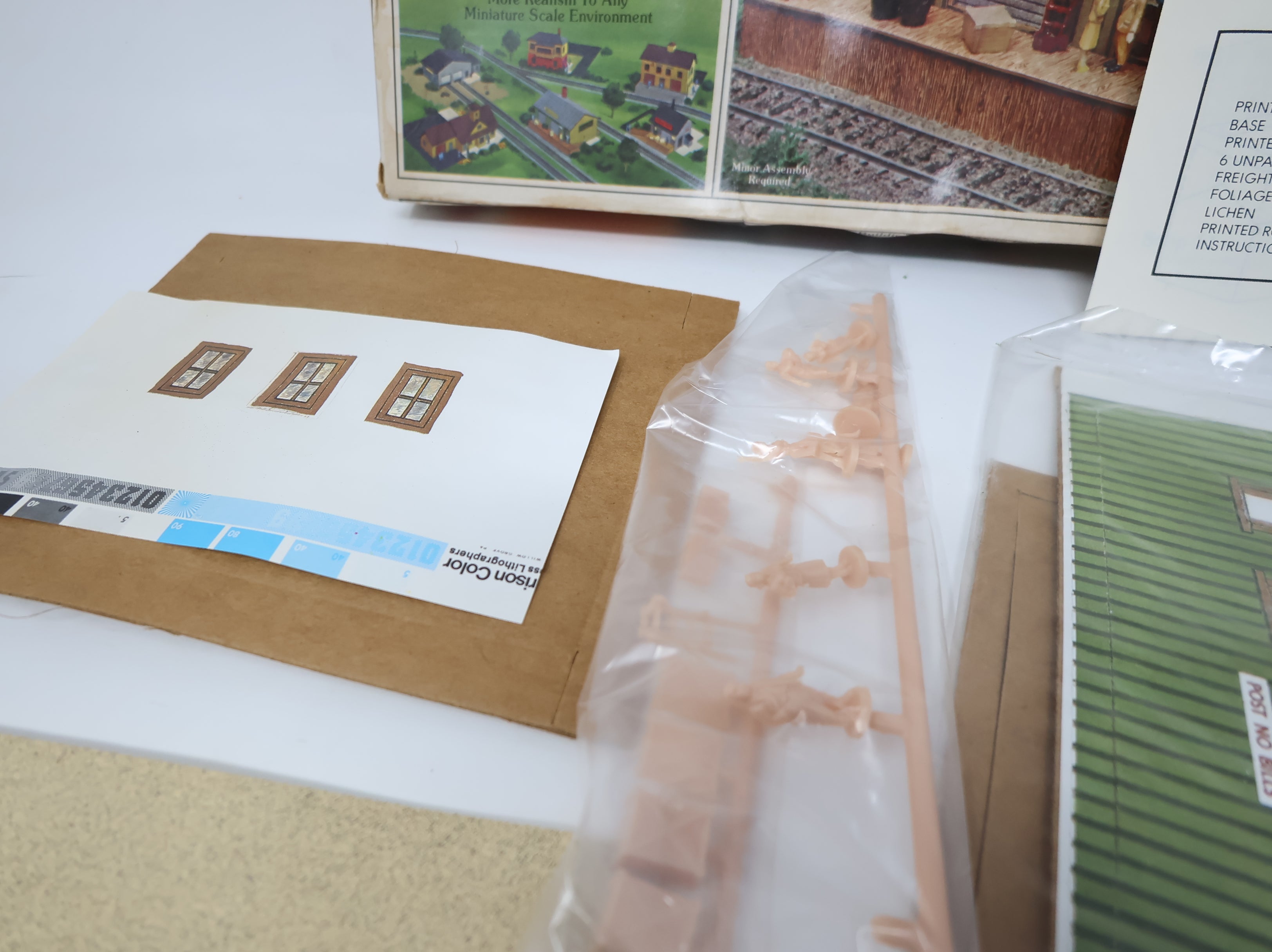 USED Bachmann #47-1501 HO Scale Traintown ABC Freight Station KIT