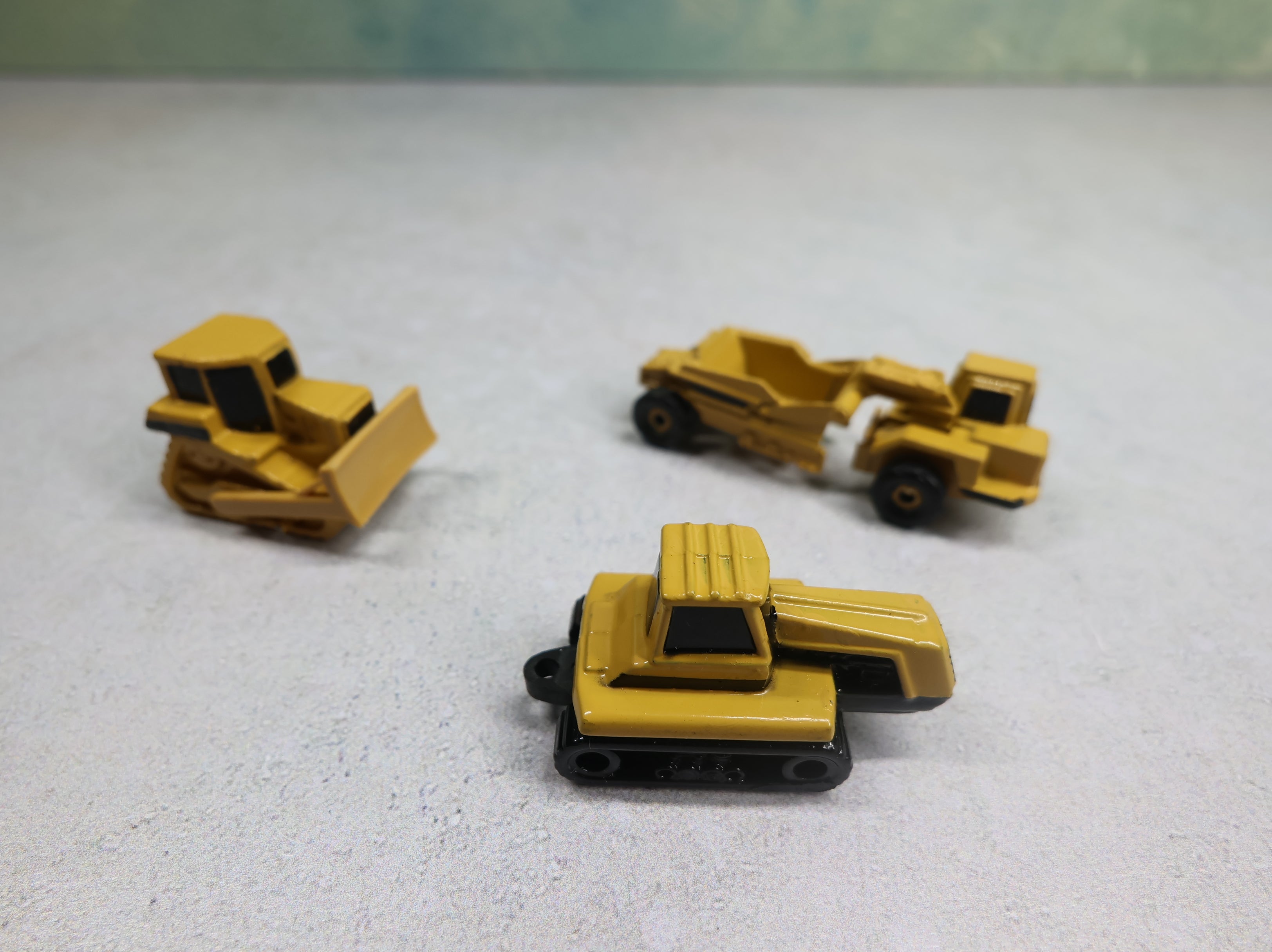 USED ERTL 2428 Mighty Movers Micro Construction Set Tractor, Scraper, Challenger Die Cast