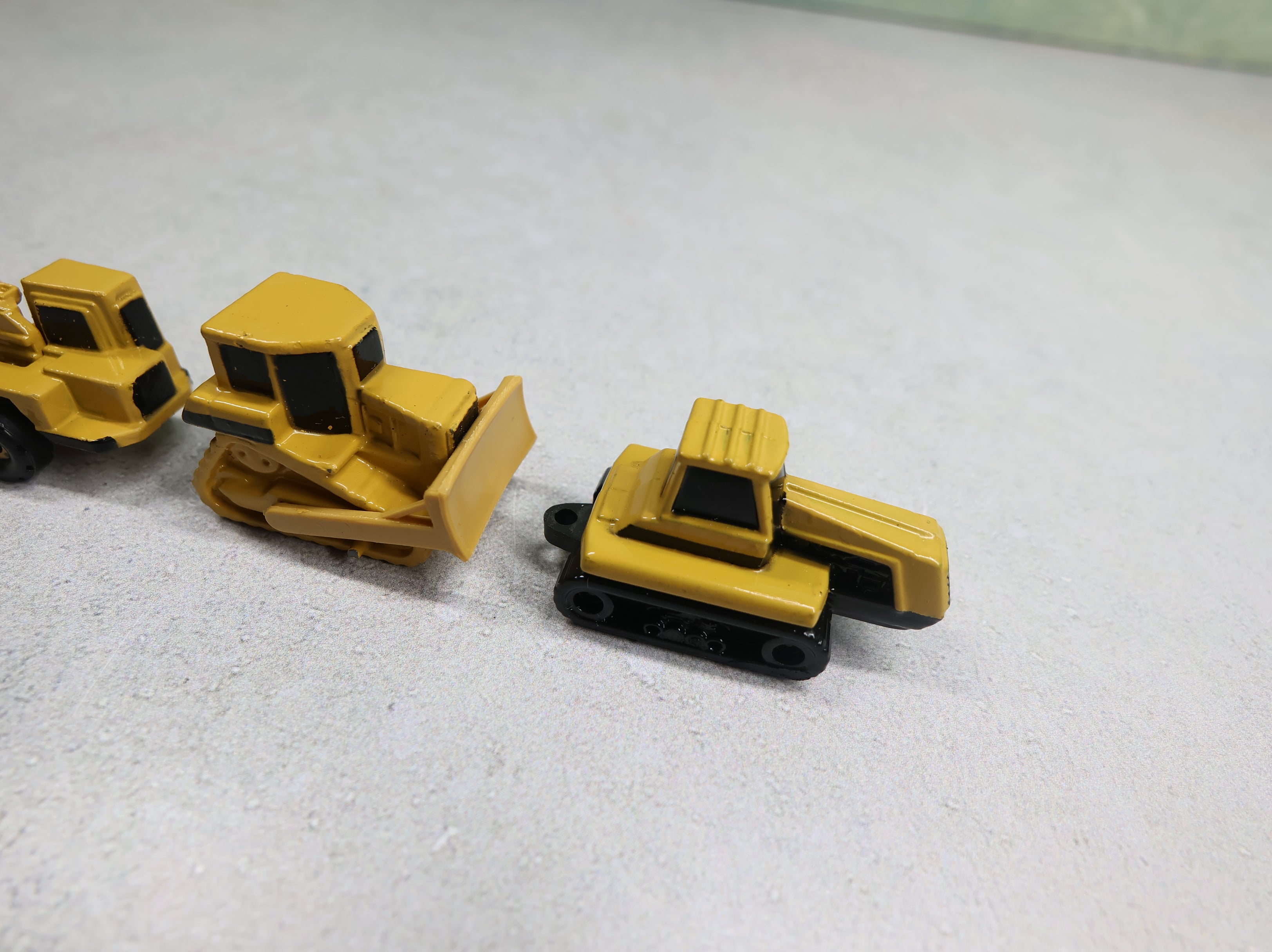 USED ERTL 2428 Mighty Movers Micro Construction Set Tractor, Scraper, Challenger Die Cast