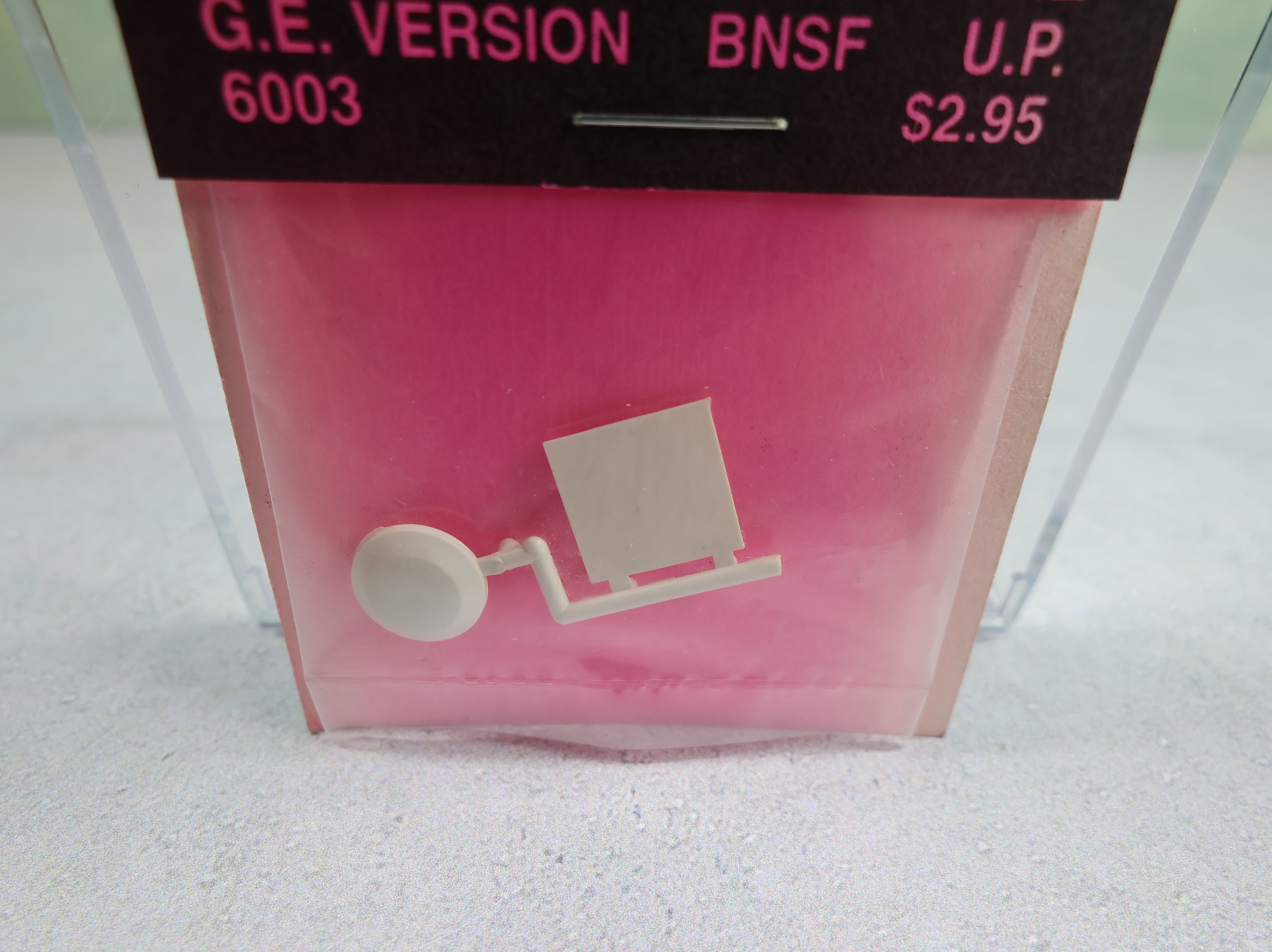 USED Hi-Tech Details 6003 HO Scale Universal Antenna Dome GE Version BNSF UP Details