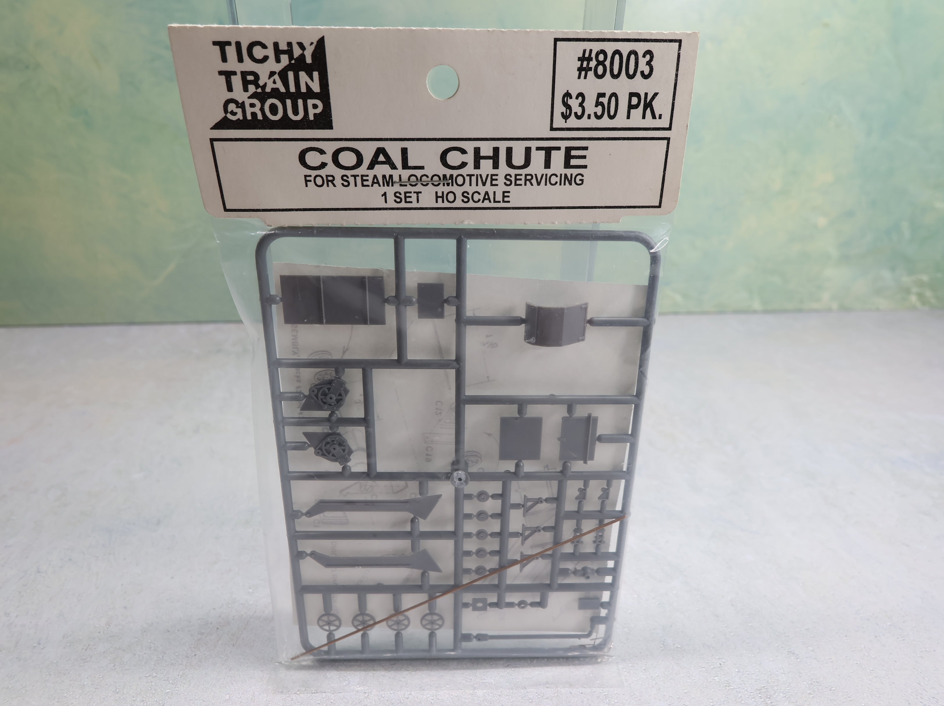 Tichy Train Group 8003 HO Scale Coal Chute For Steam Locomotive Servicing (1 Set)