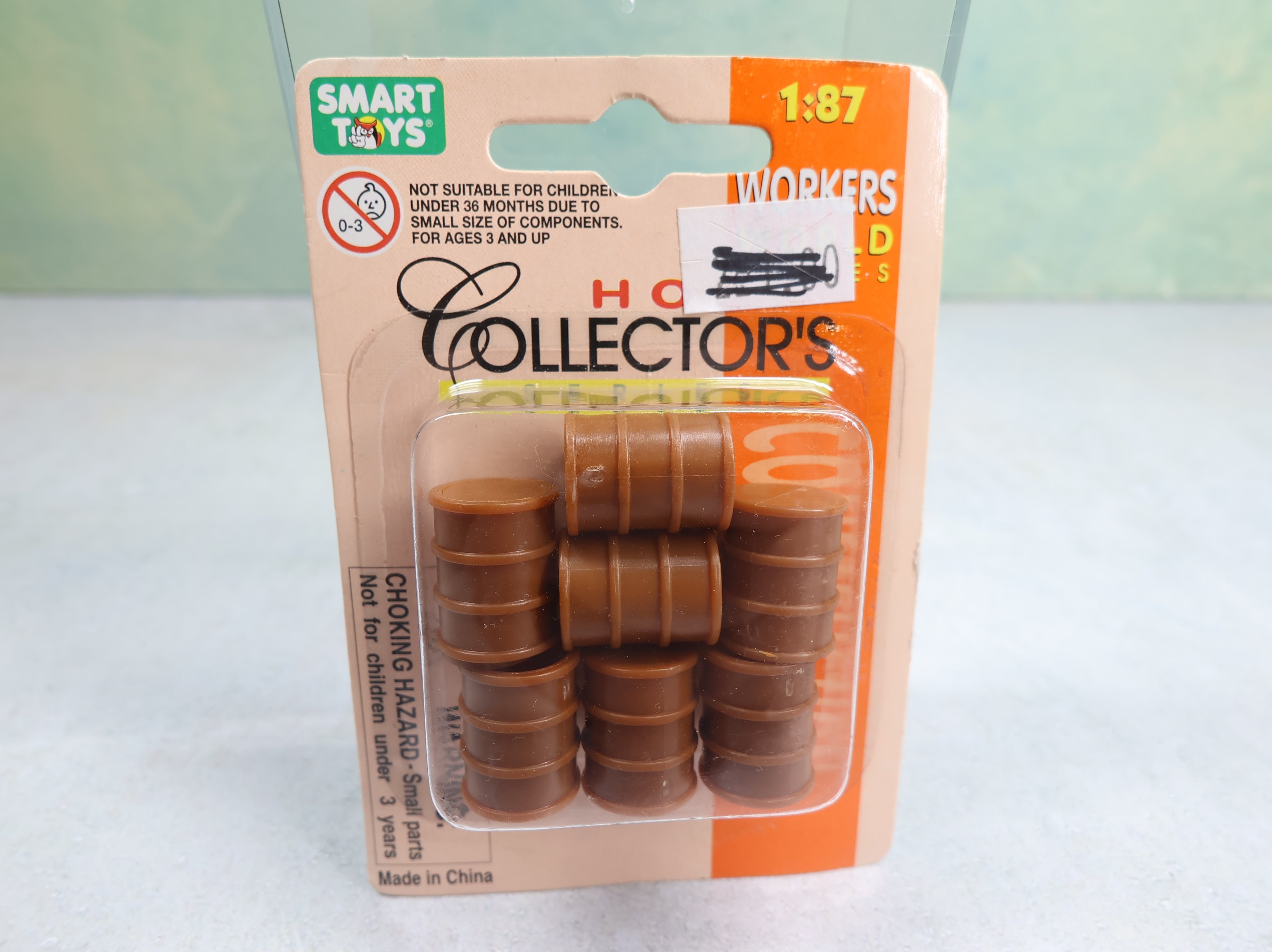 Smart Toys HO Scale Brown Barrels (7 pcs)