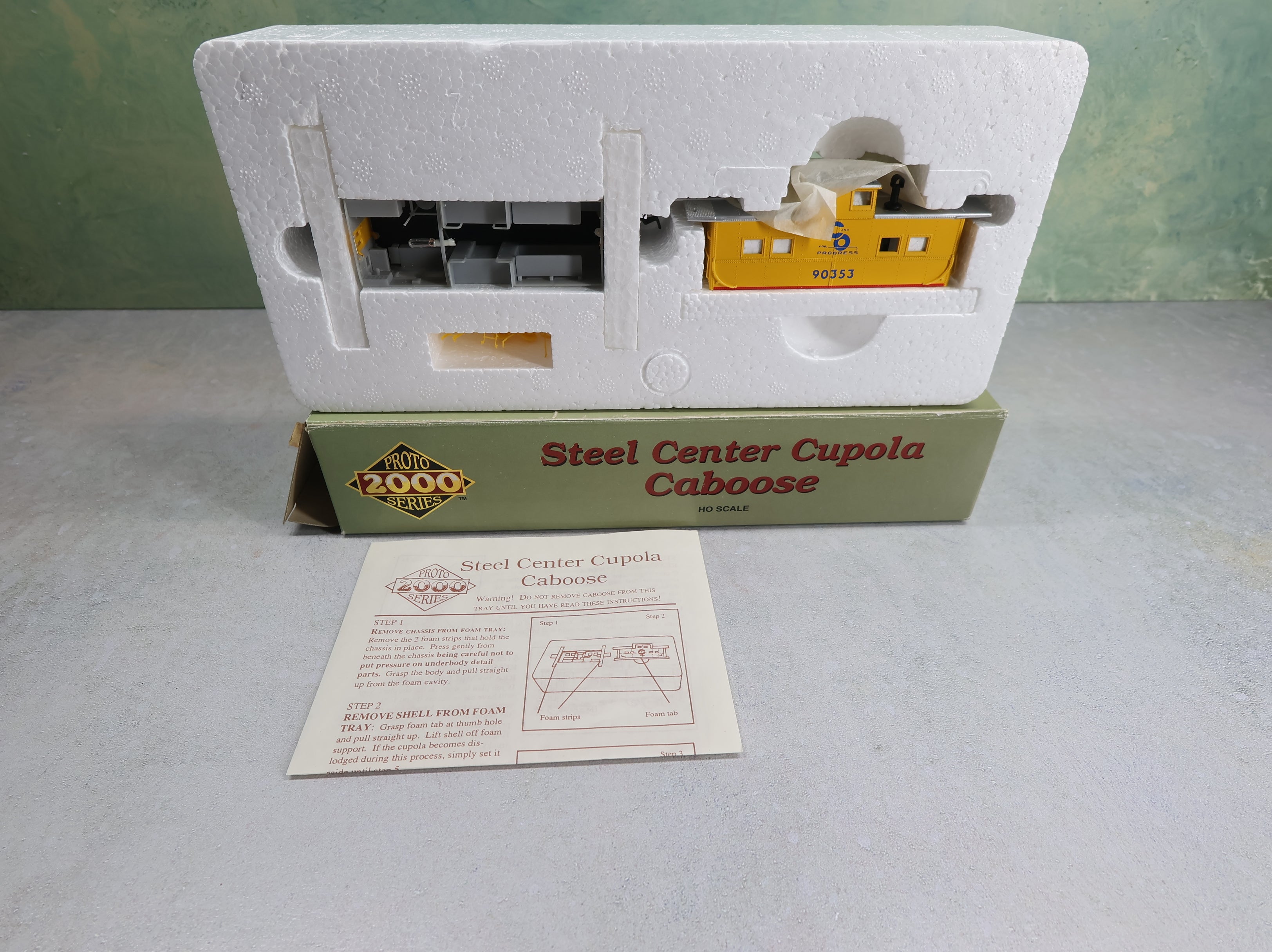 USED Life-Like 8271 HO Scale Steel Center Cupola Caboose Chesapeake and Ohio #90353 KIT