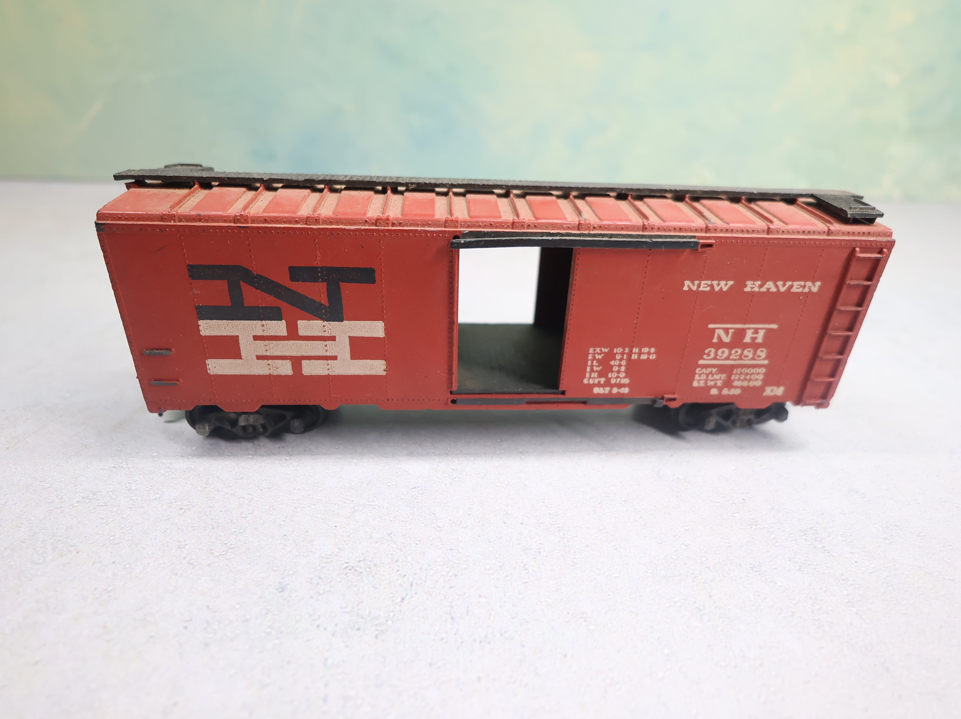 USED Athearn HO Scale 40' Steel Box Car New Haven NH #39288