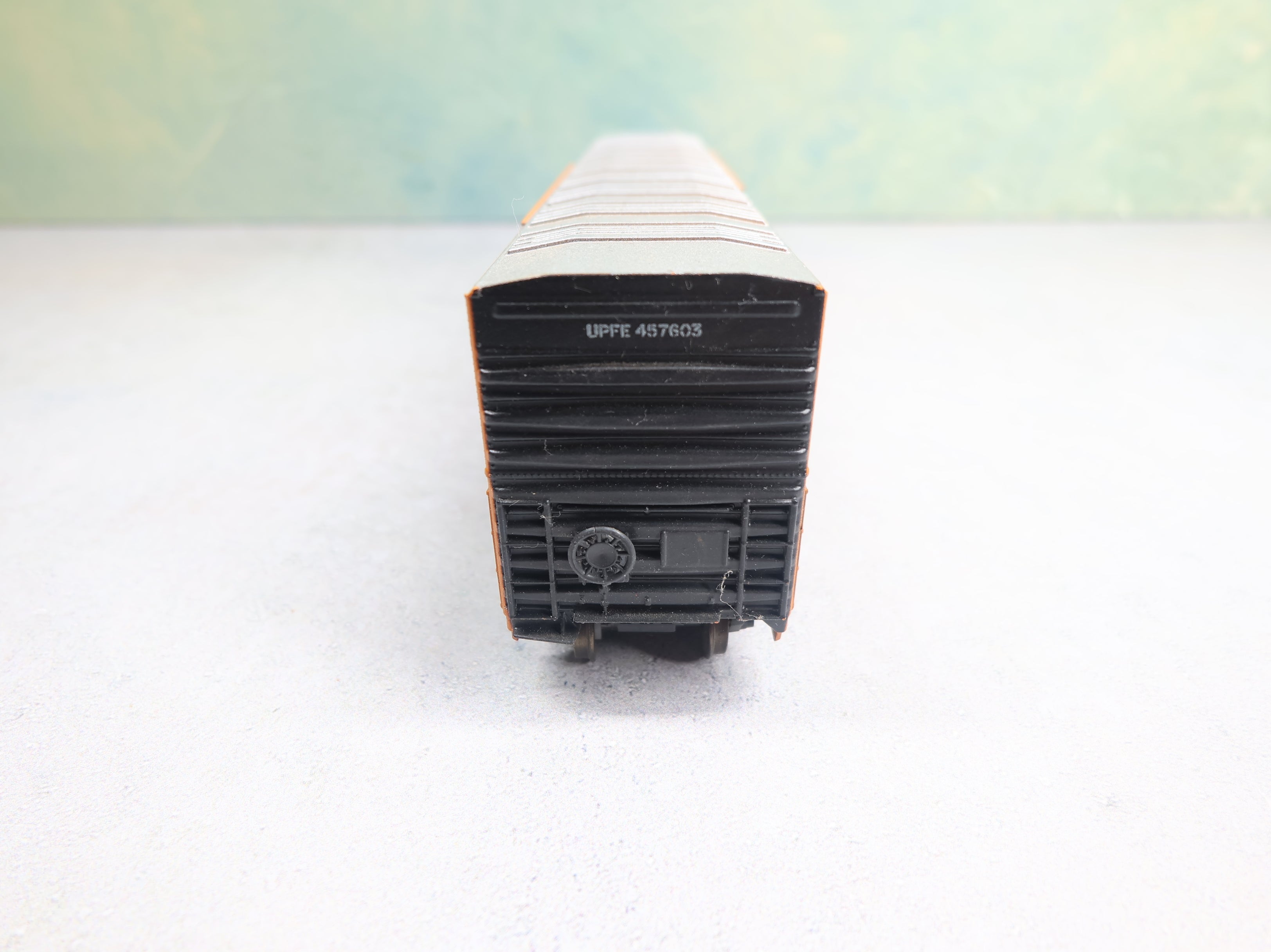 USED Athearn HO Scale 57' Mech Reefer Box Car Pacific Fruit Express UPFE #457603 Weathered