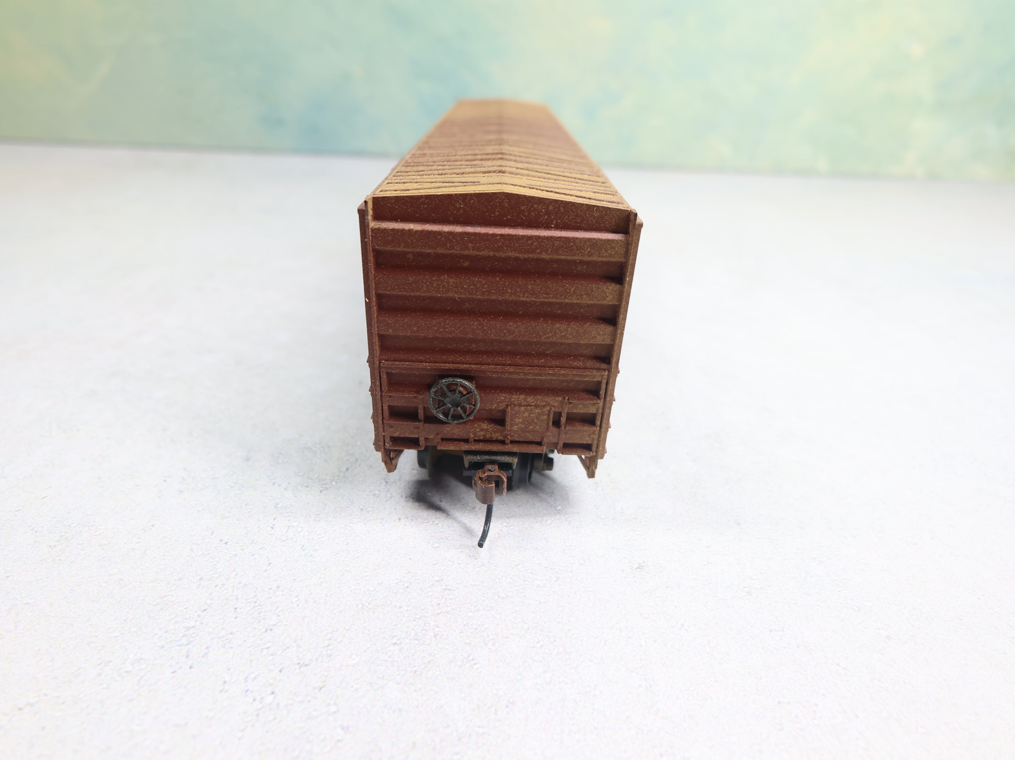 USED Roundhouse HO Scale 50' Hydra Cushion Box Car Cotton Belt SSW #61798 Weathered