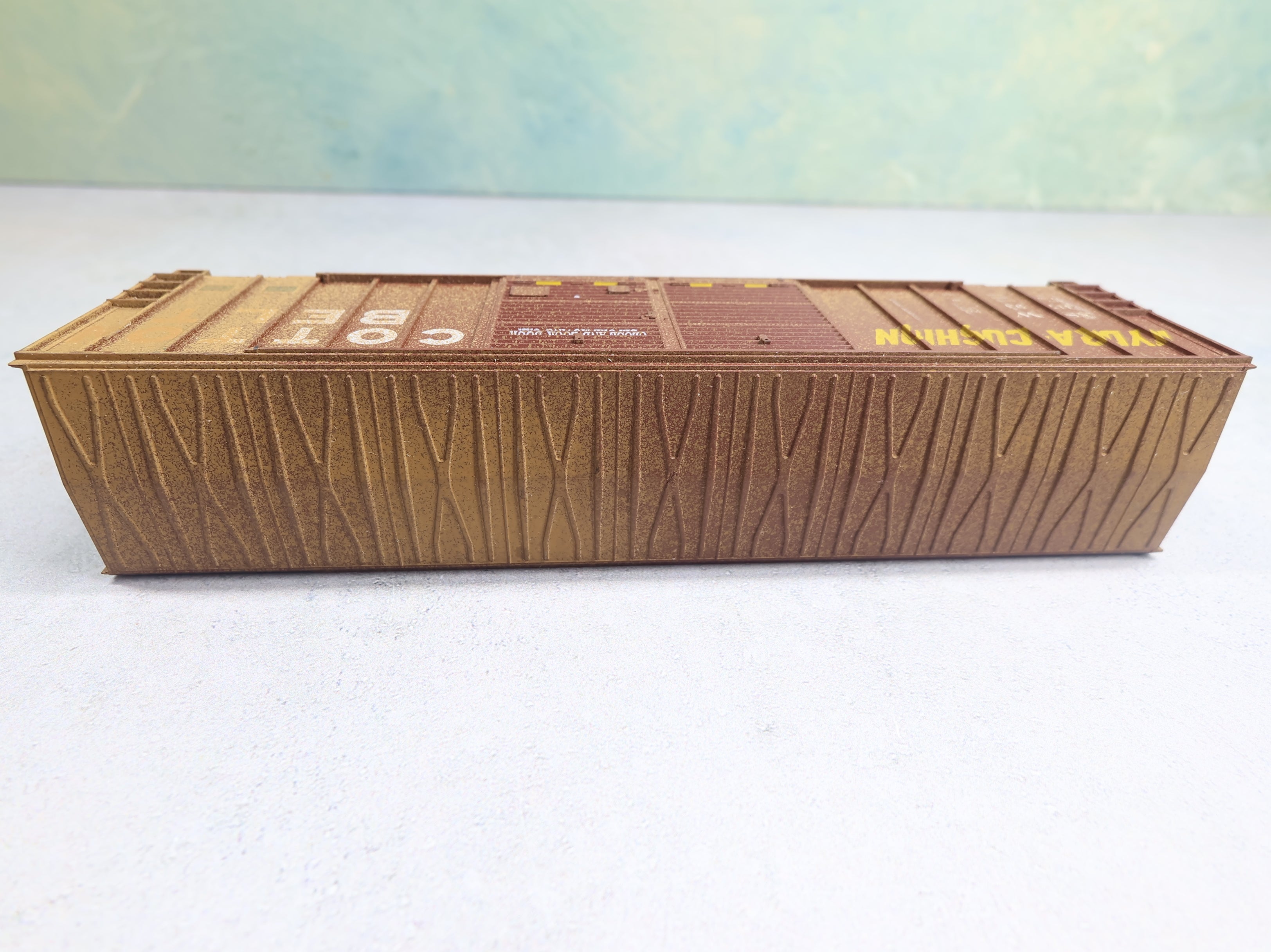 USED Roundhouse HO Scale 50' Hydra Cushion Box Car Cotton Belt SSW #61798 Weathered