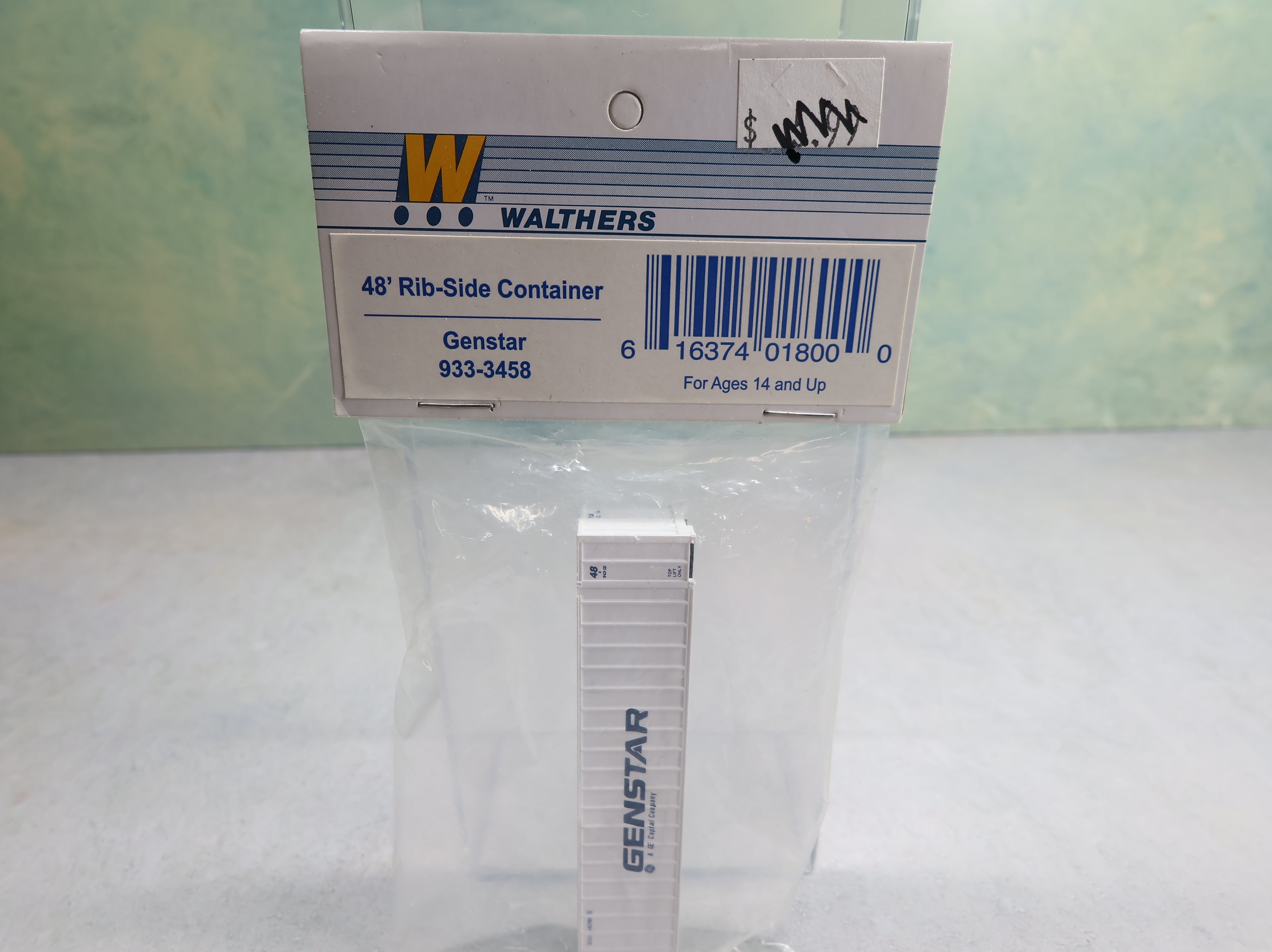 Walthers 933-3458 N Scale 48' Rib-Side Container Genstar