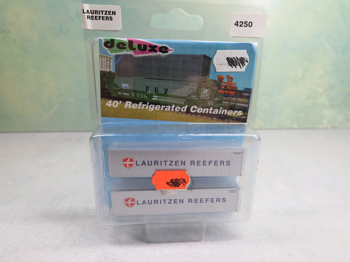 Deluxe 4250 N Scale 40' Refrigerated Containers Lauritzen Reefers (2 pcs)