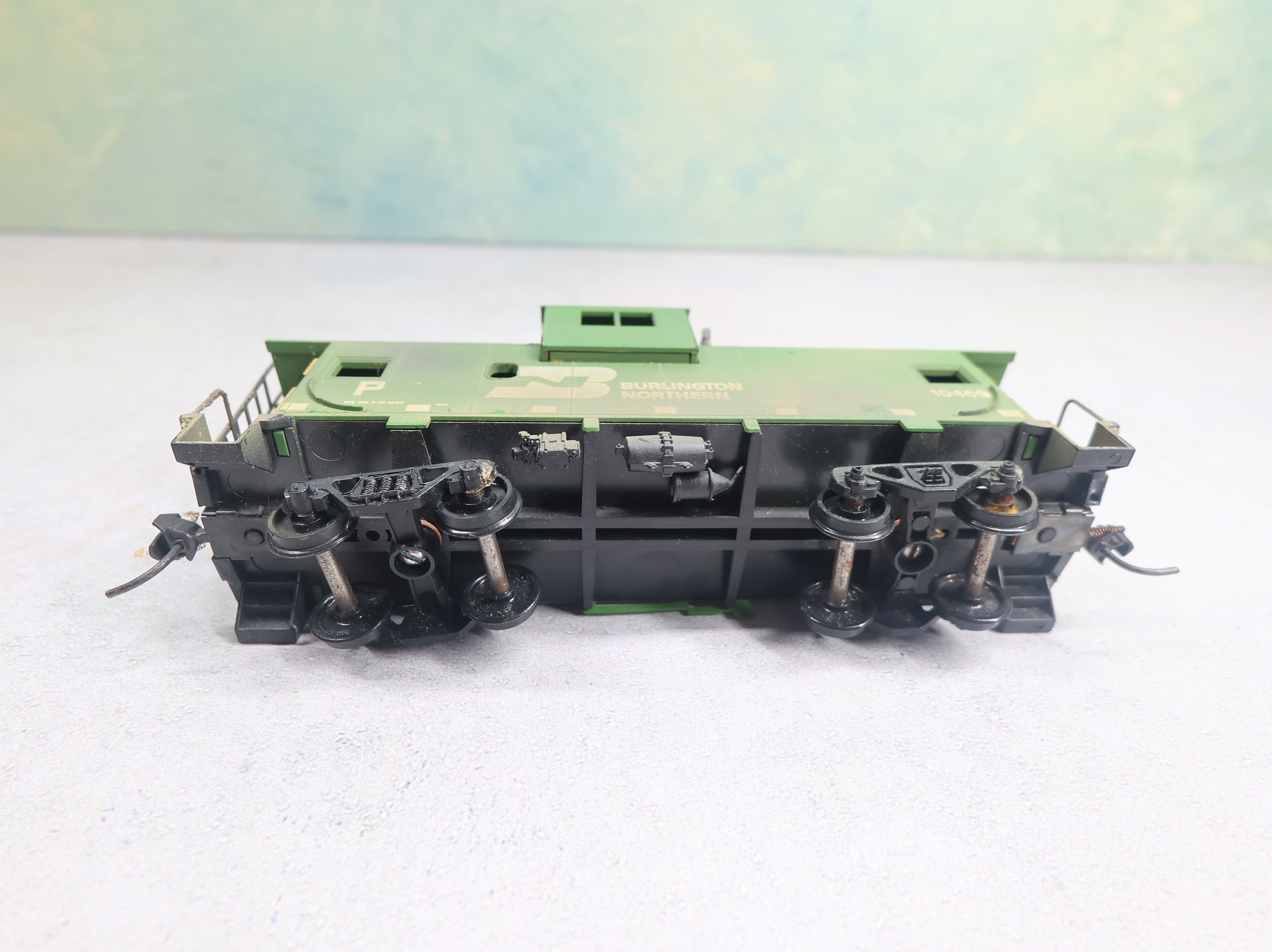 USED Athearn HO Scale Caboose Burlington Northern #10469 Weathered