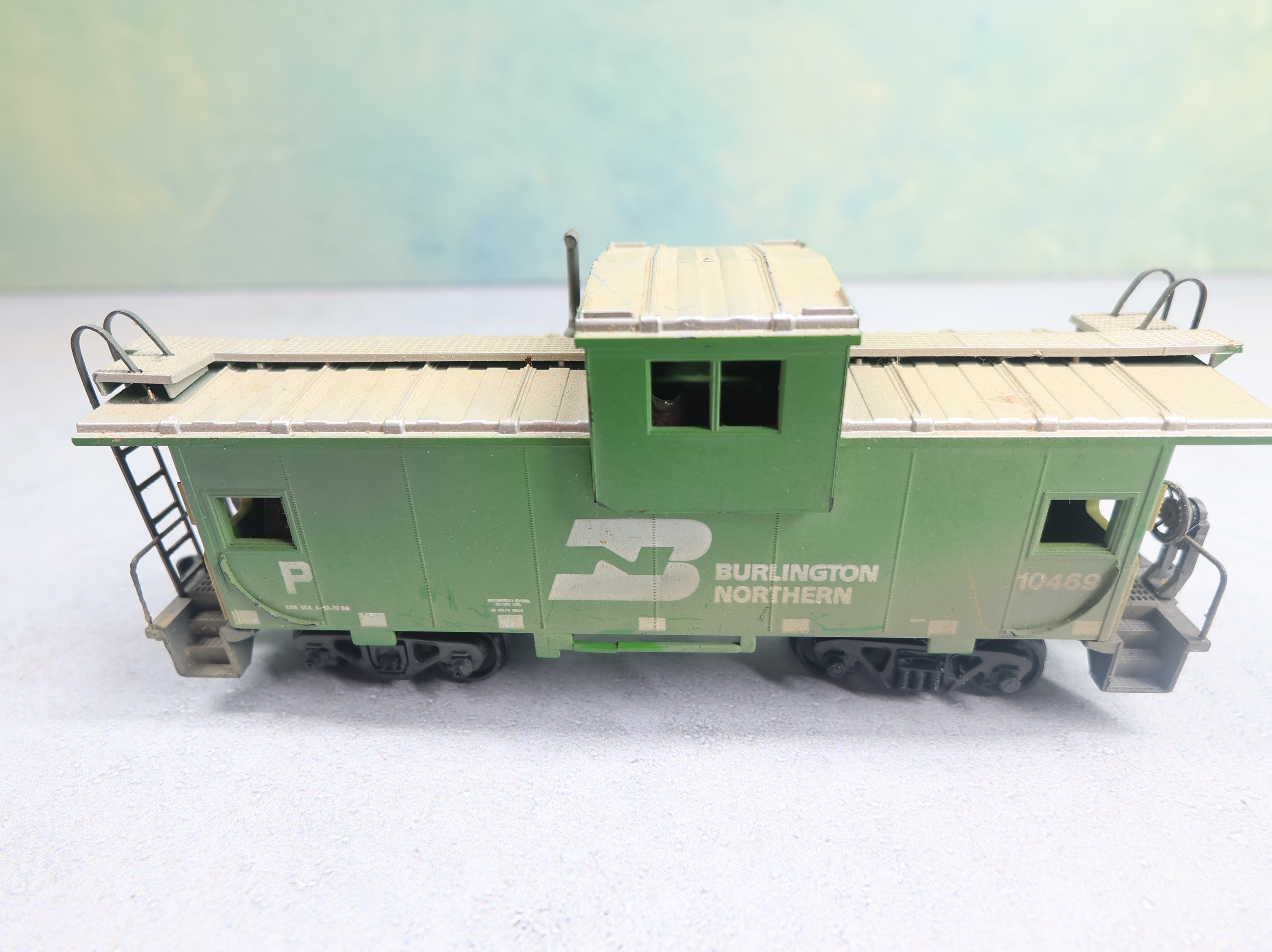 USED Athearn HO Scale Caboose Burlington Northern #10469 Weathered