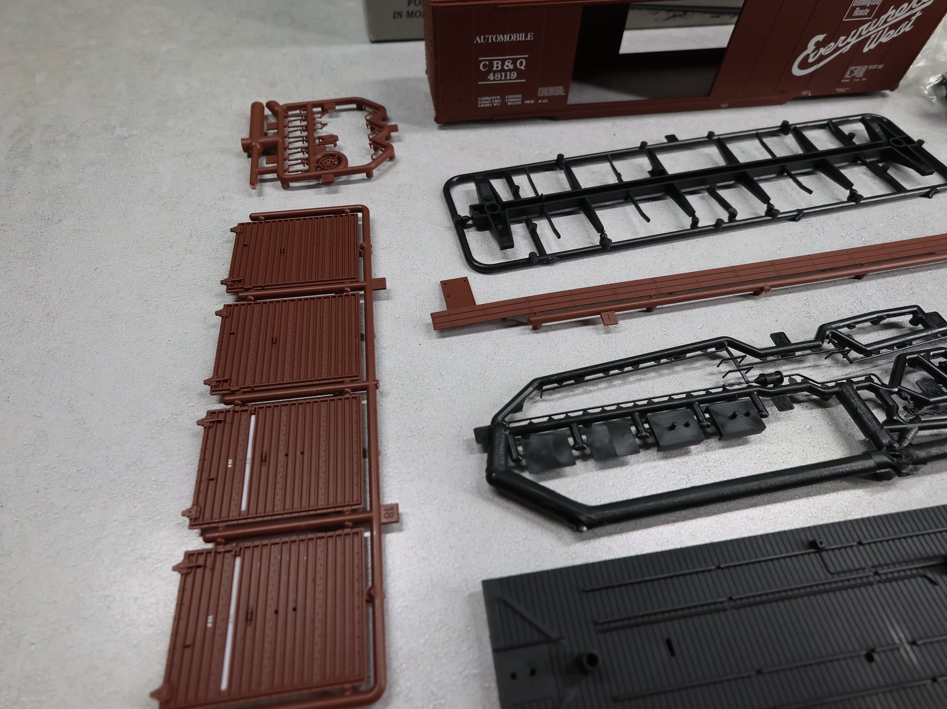 USED Life-Like HO Scale 50' Automobile Box Car Burlington #48119 Proto 2000 KIT