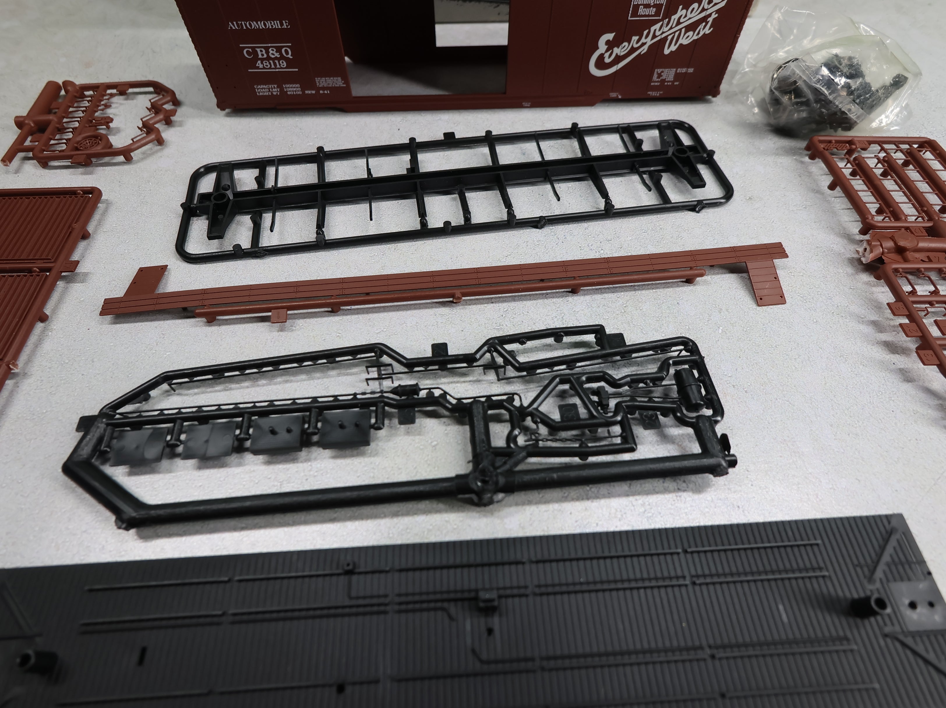 USED Life-Like HO Scale 50' Automobile Box Car Burlington #48119 Proto 2000 KIT