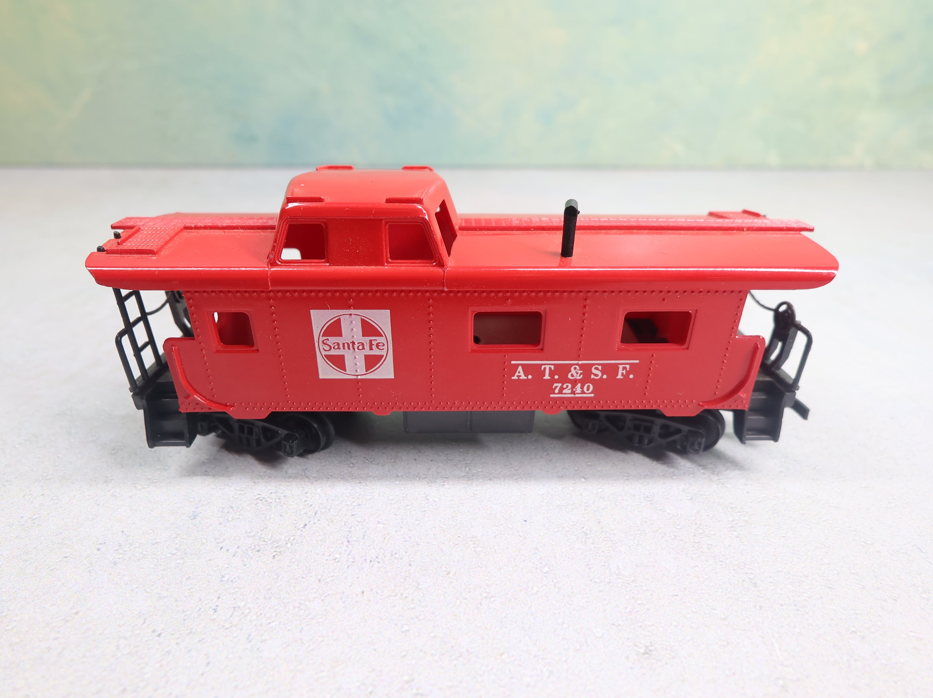 USED Tyco HO Scale Caboose Santa Fe ATSF #7240