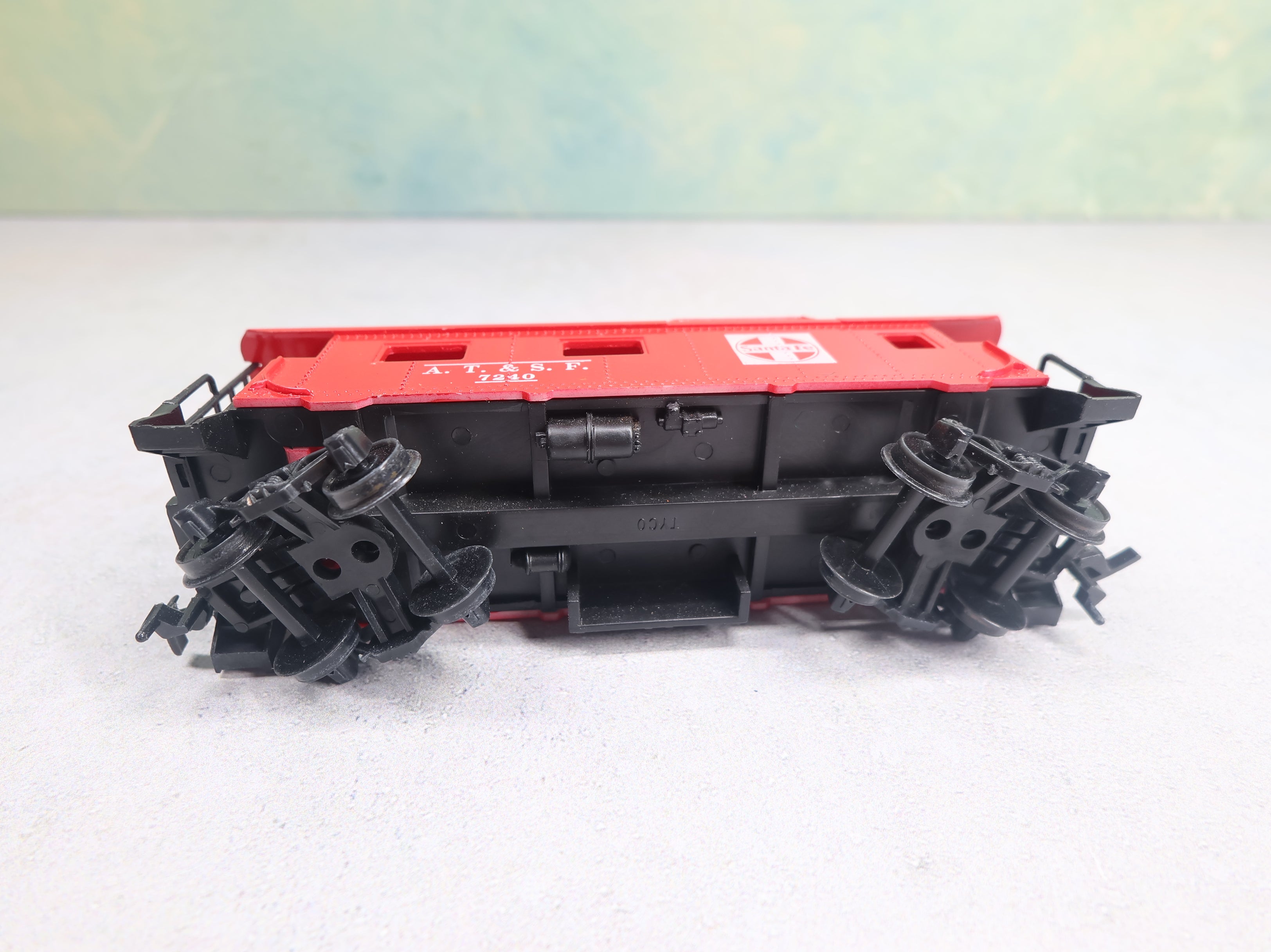 USED Tyco HO Scale Caboose Santa Fe ATSF #7240