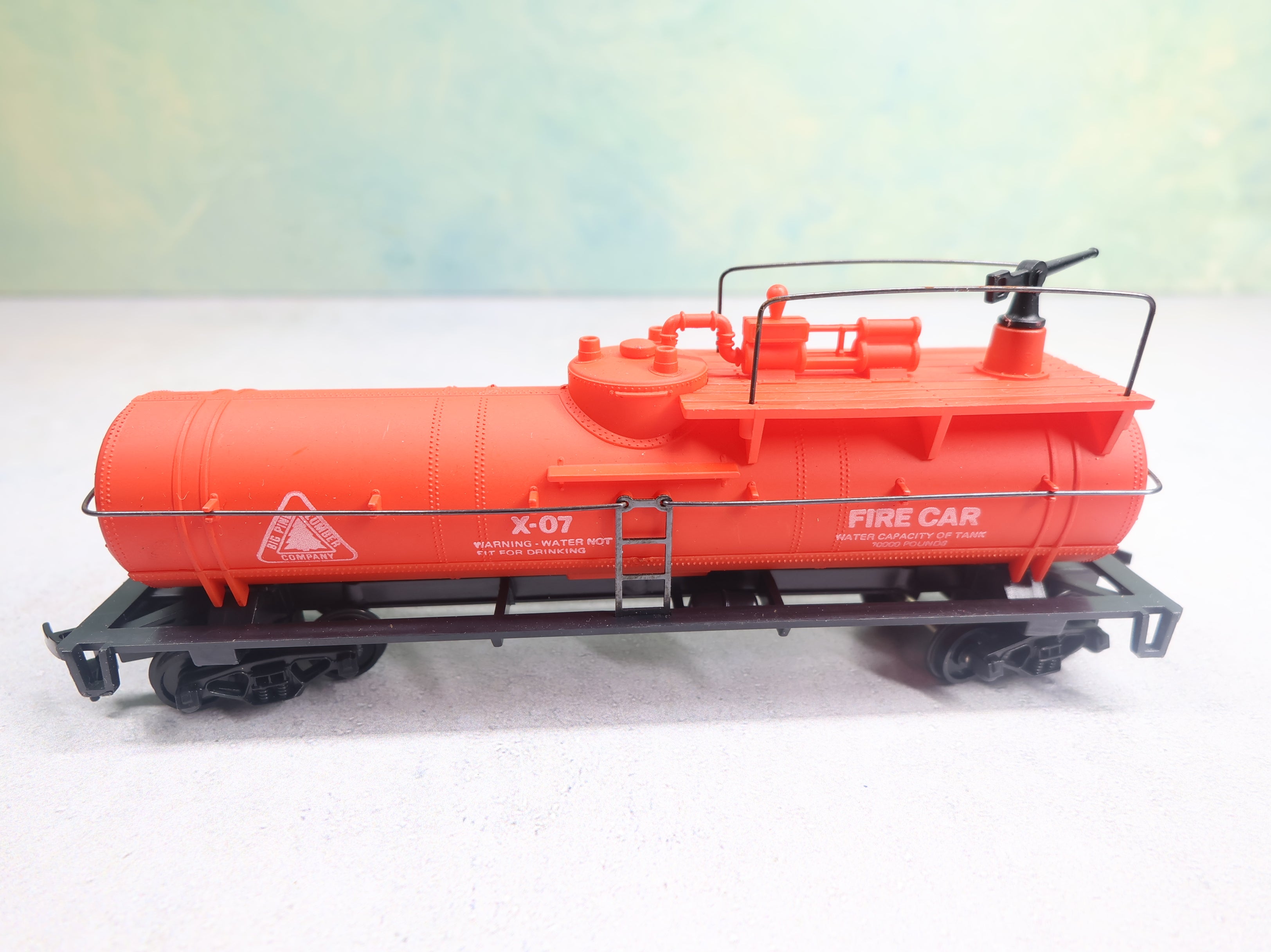 USED Cox #6140-4 HO Scale Tank Fire Car Big Pine Lumber #X-07