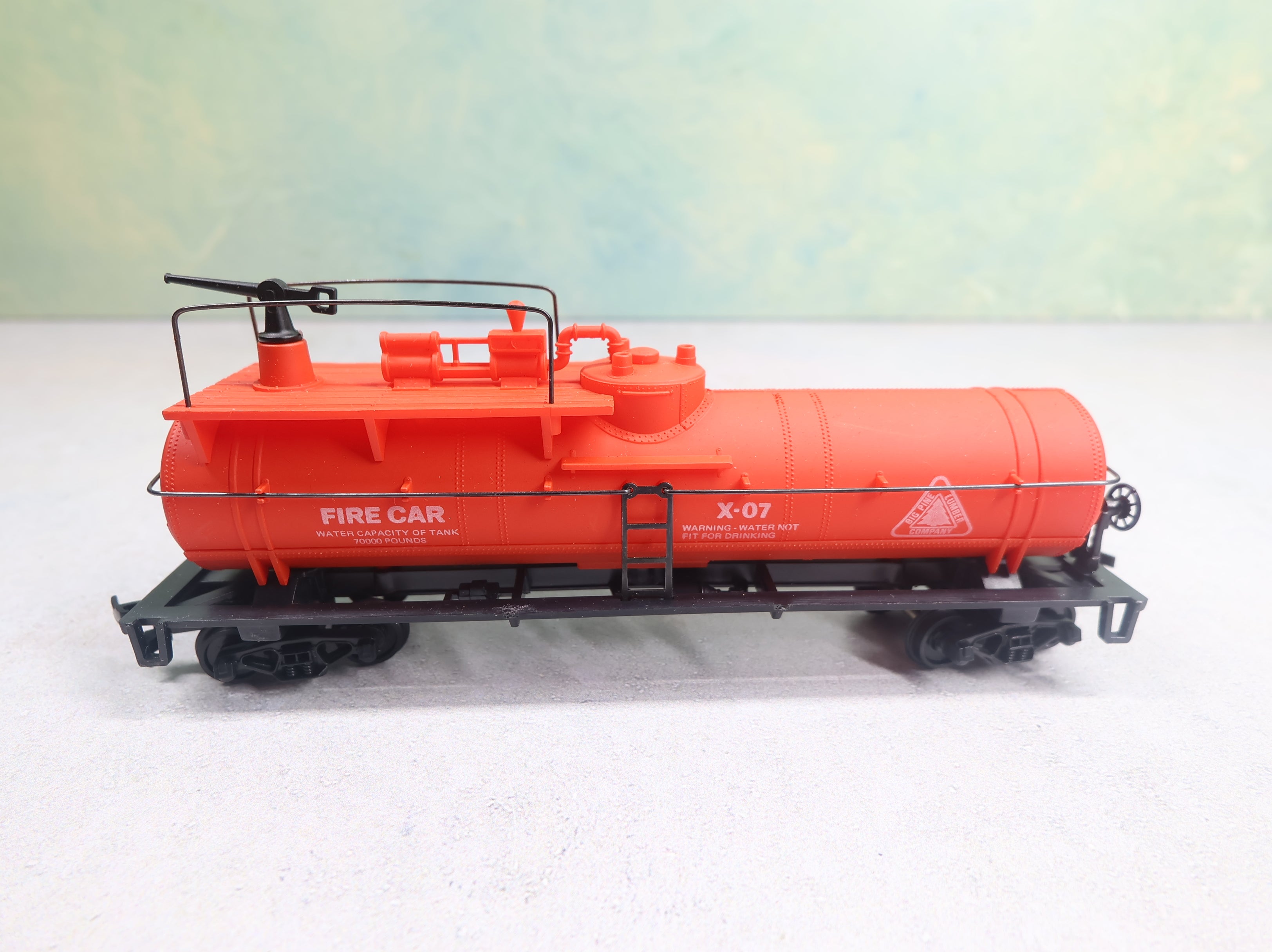 USED Cox #6140-4 HO Scale Tank Fire Car Big Pine Lumber #X-07