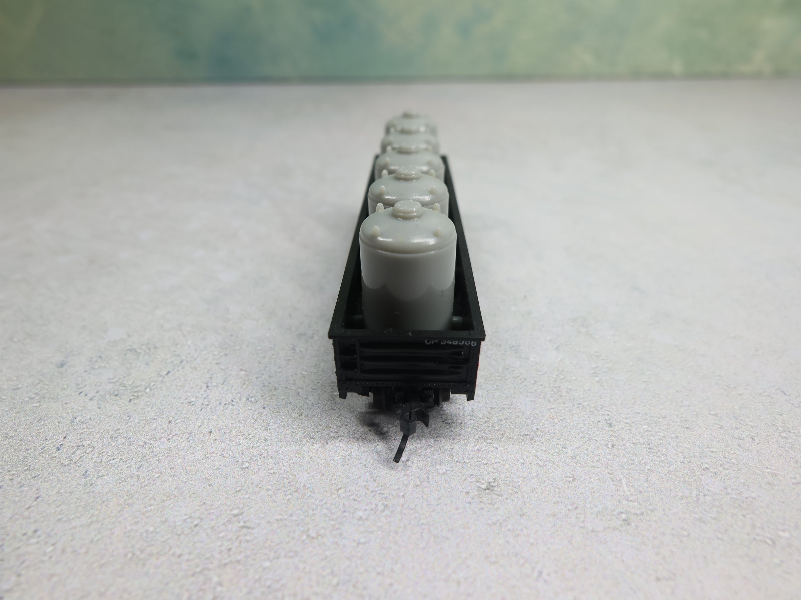 USED Atlas Trainman 50001361 N Scale 42' Gondola Canadian Pacific CP #348966 w/ Canister Load, Knuckle Couplers