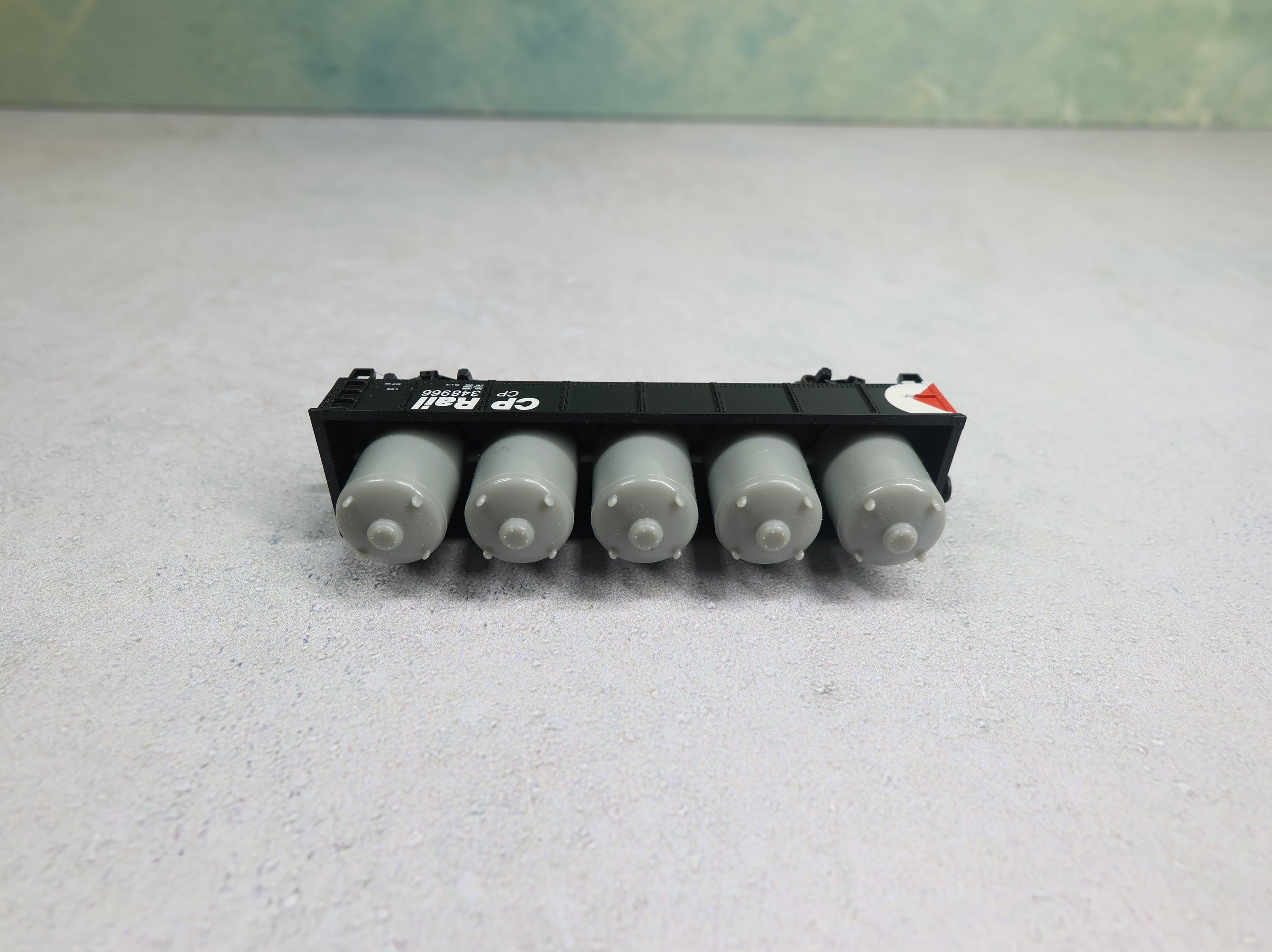 USED Atlas Trainman 50001361 N Scale 42' Gondola Canadian Pacific CP #348966 w/ Canister Load, Knuckle Couplers