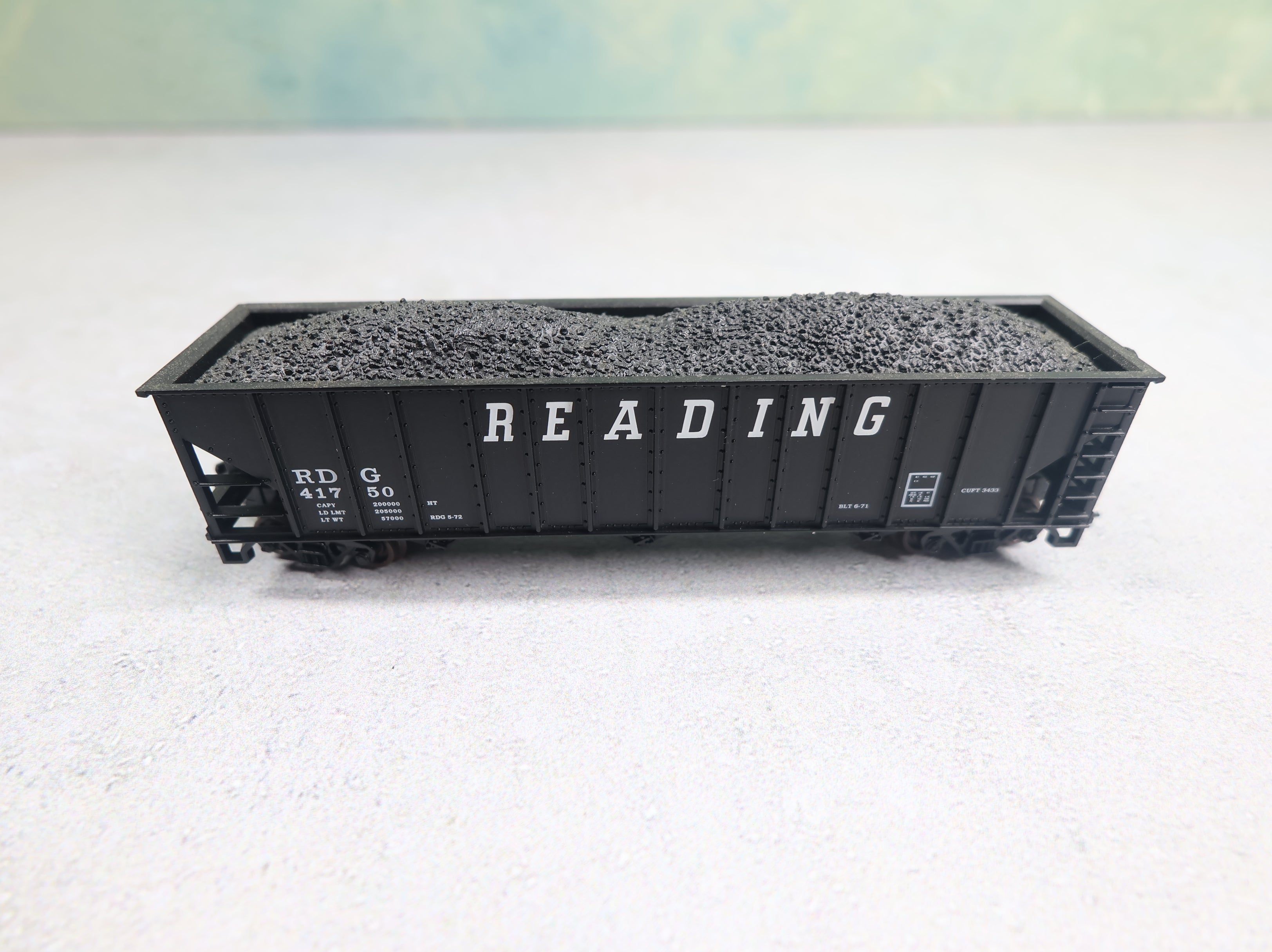 USED Atlas N Scale 100 Ton 3 Bay Hopper Reading RDG #41750 w/ Coal, Knuckle Couplers