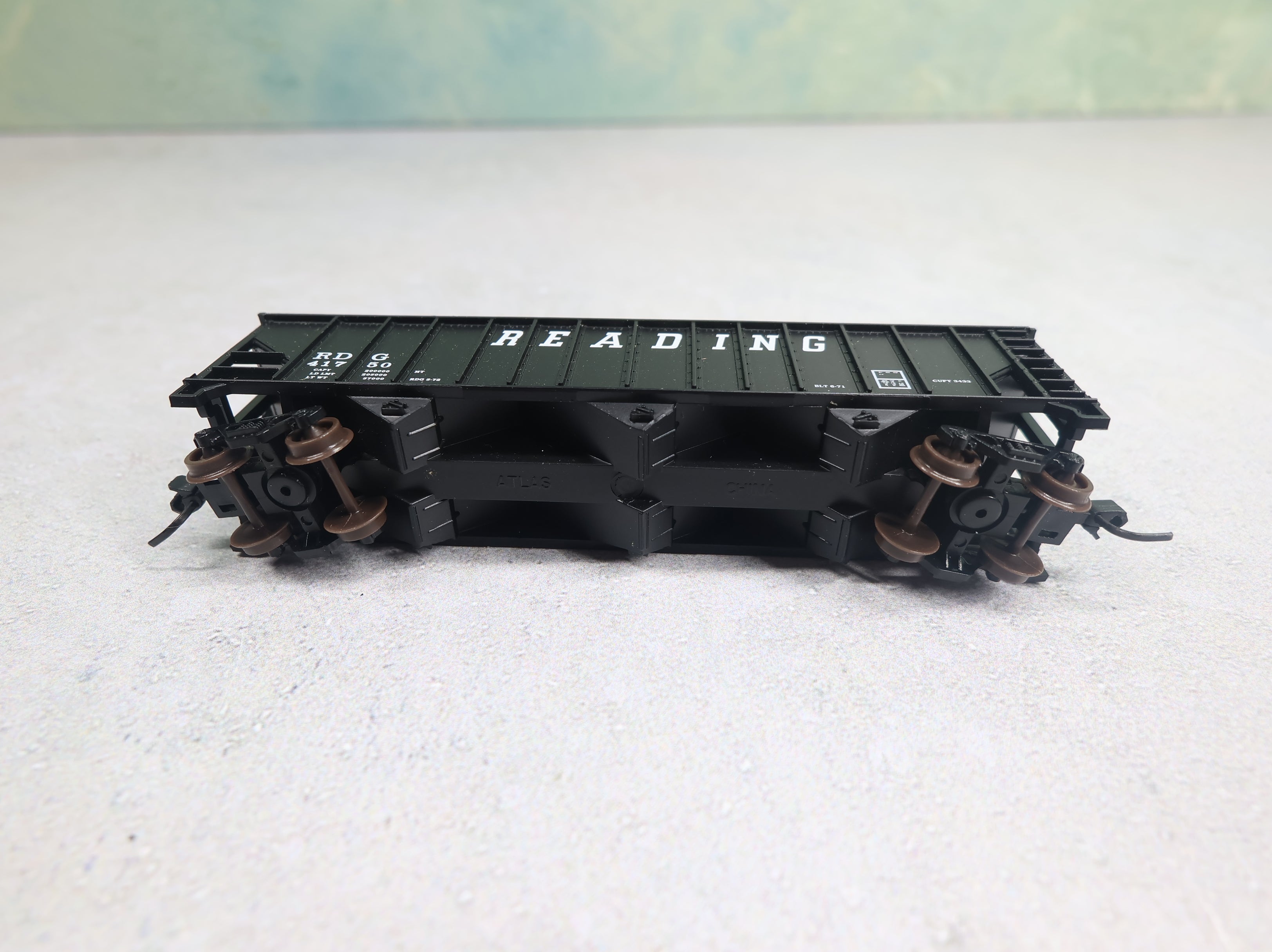 USED Atlas N Scale 100 Ton 3 Bay Hopper Reading RDG #41750 w/ Coal, Knuckle Couplers