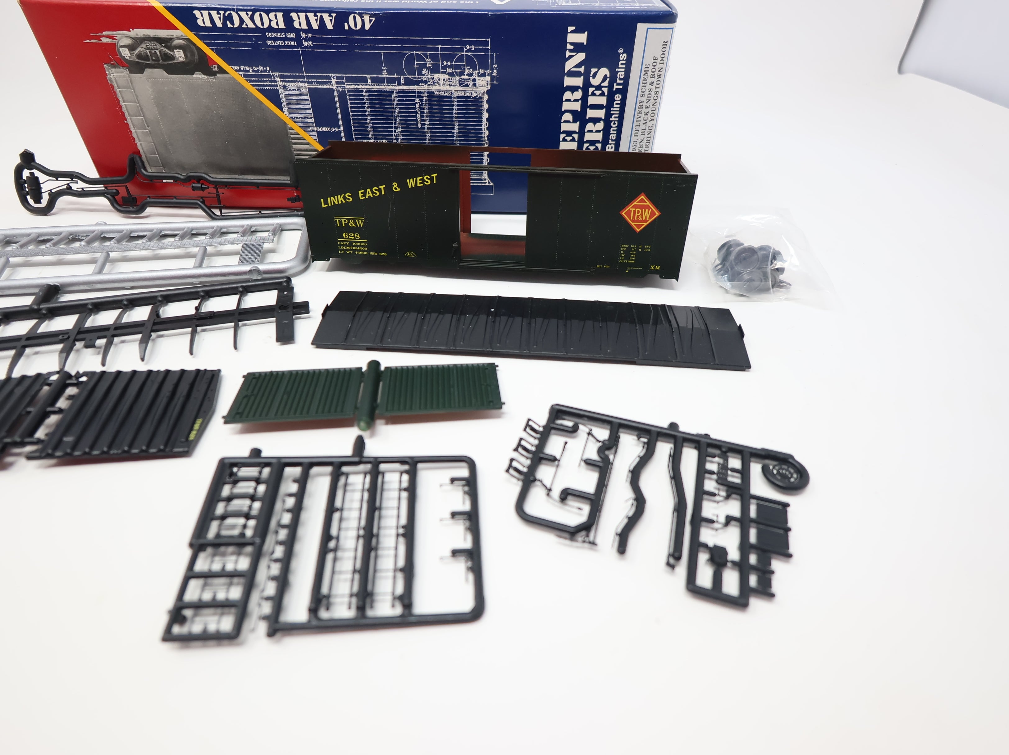 USED Branchline HO Scale 40' AAR Box Car Toledo Peoria and Western TP&W #628 KIT