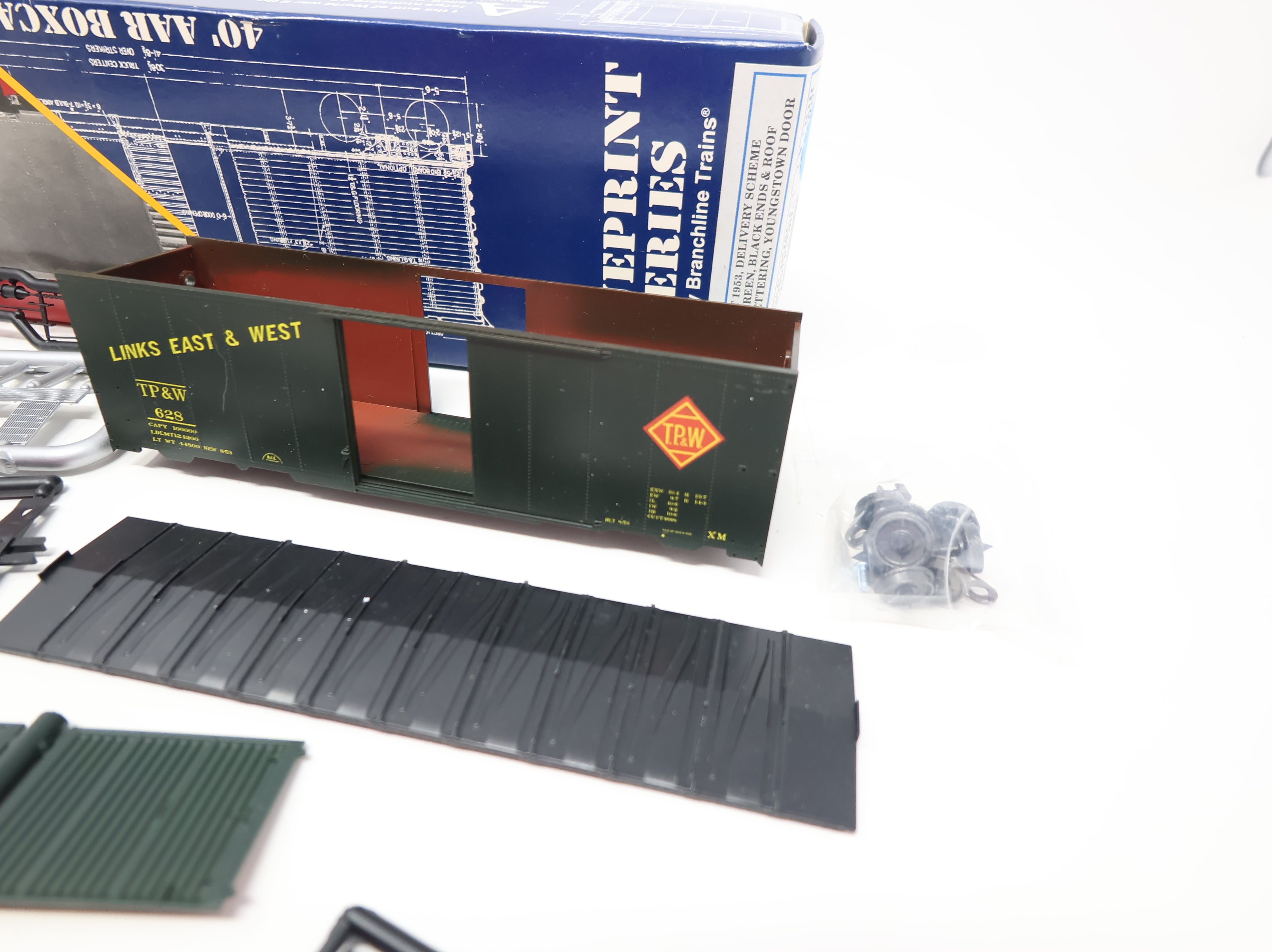 USED Branchline HO Scale 40' AAR Box Car Toledo Peoria and Western TP&W #628 KIT