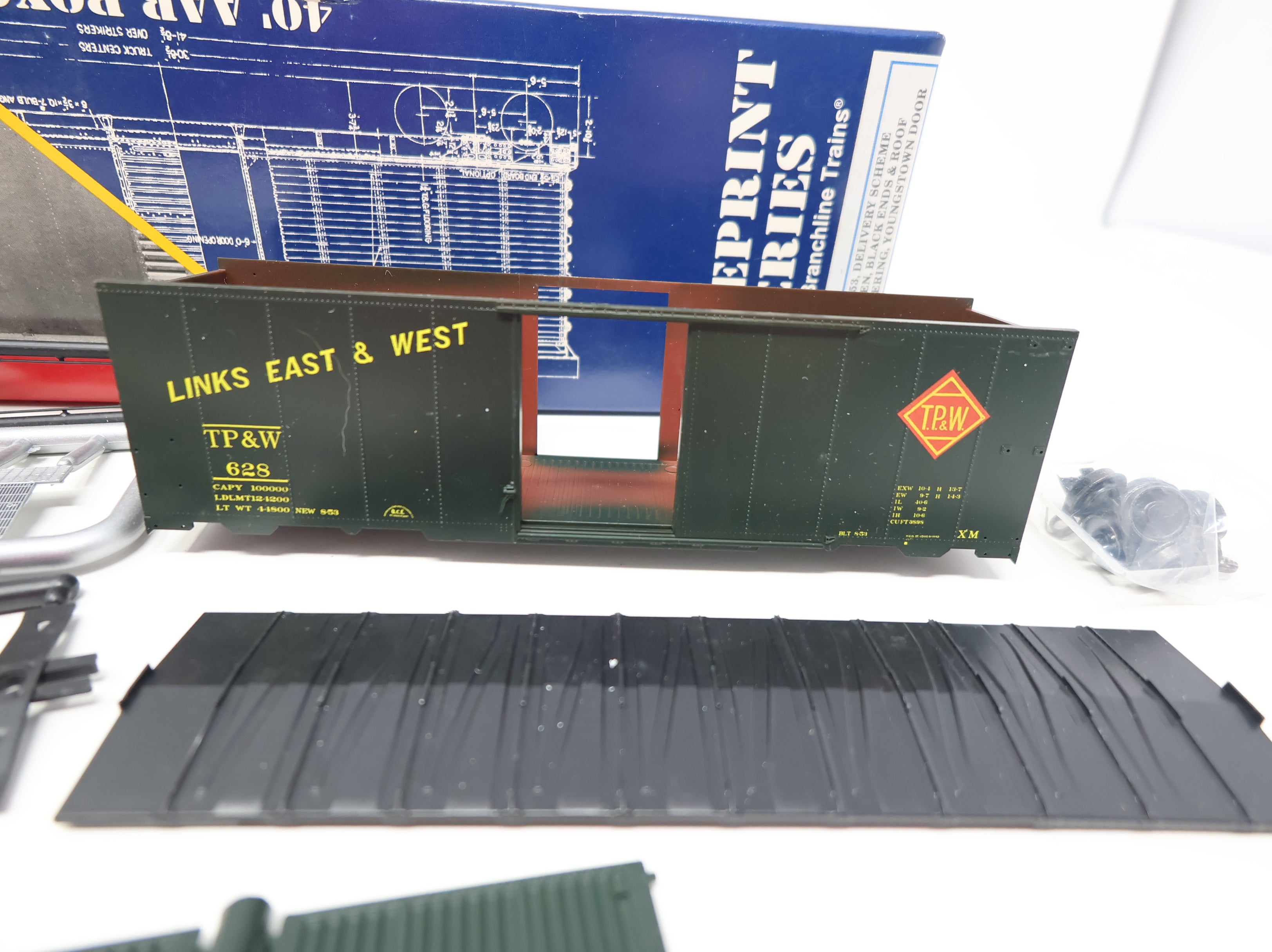 USED Branchline HO Scale 40' AAR Box Car Toledo Peoria and Western TP&W #628 KIT