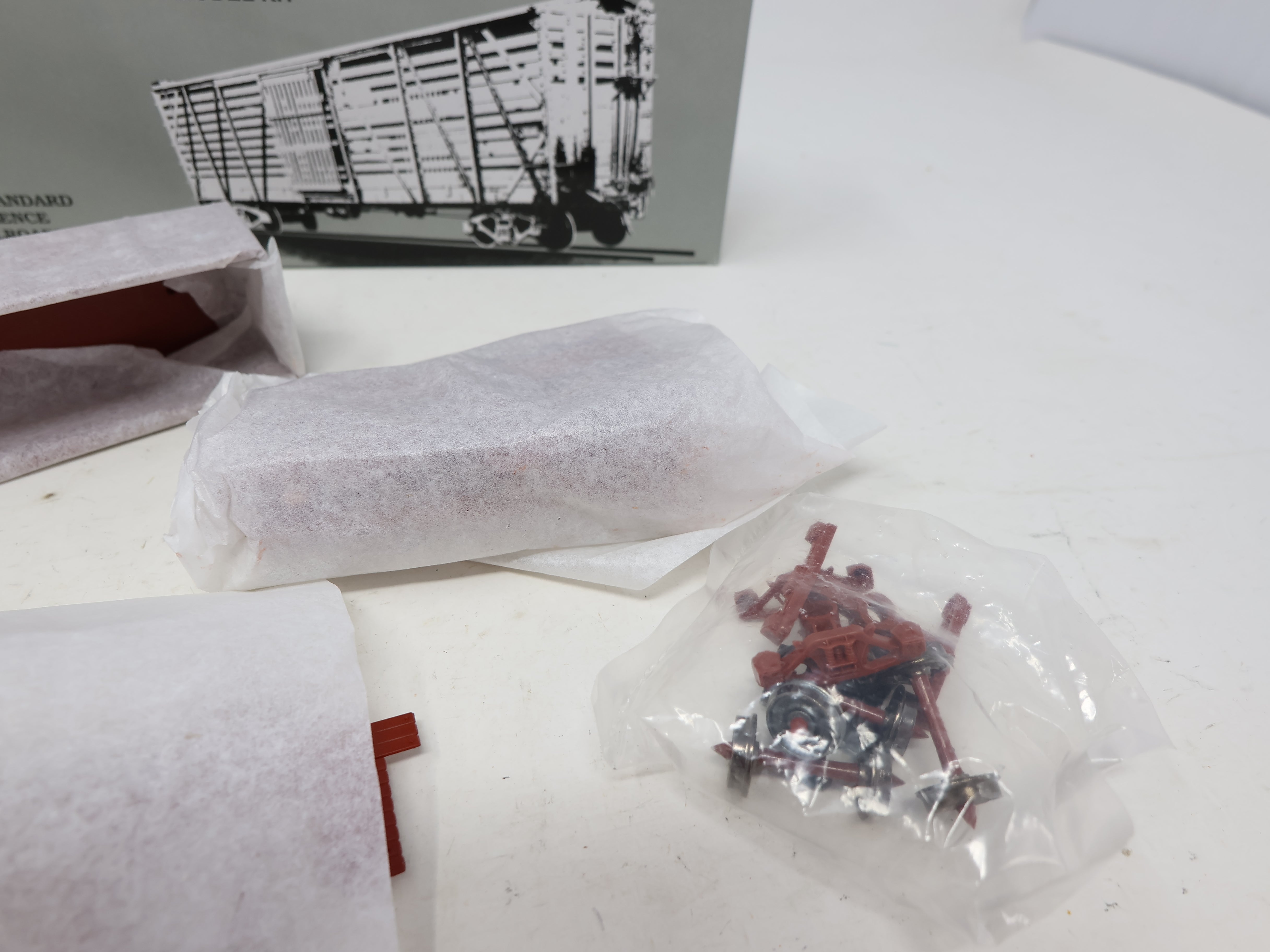 USED Life-Like HO Scale, Mather 40' Single Deck Stock Car, Chicago & North Western CNW #36627, Proto2000 (KIT)