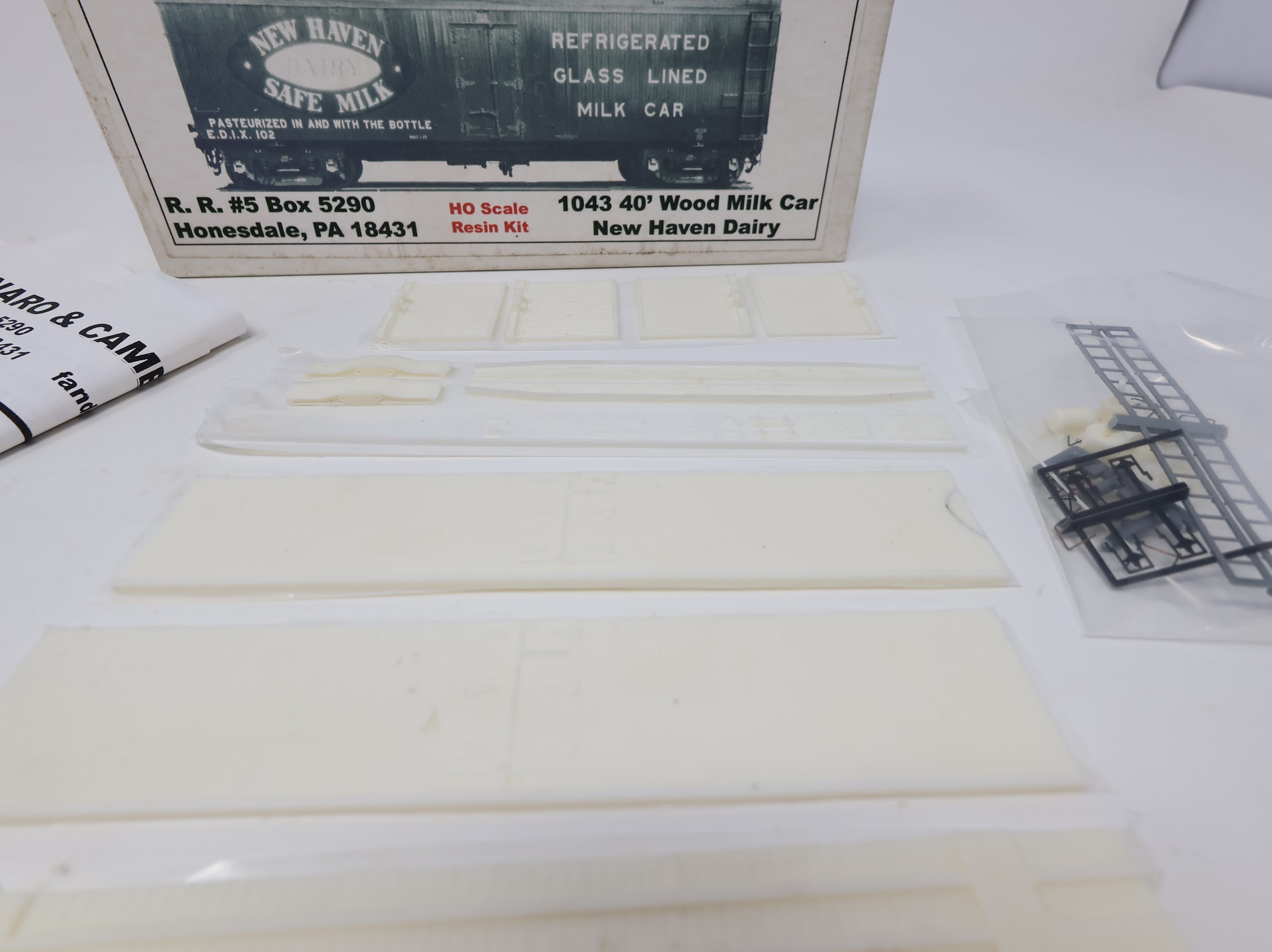 USED Funaro & Camerlengo 1043 HO Scale 40' Wood Milk Car - New Haven Dairy Decals KIT