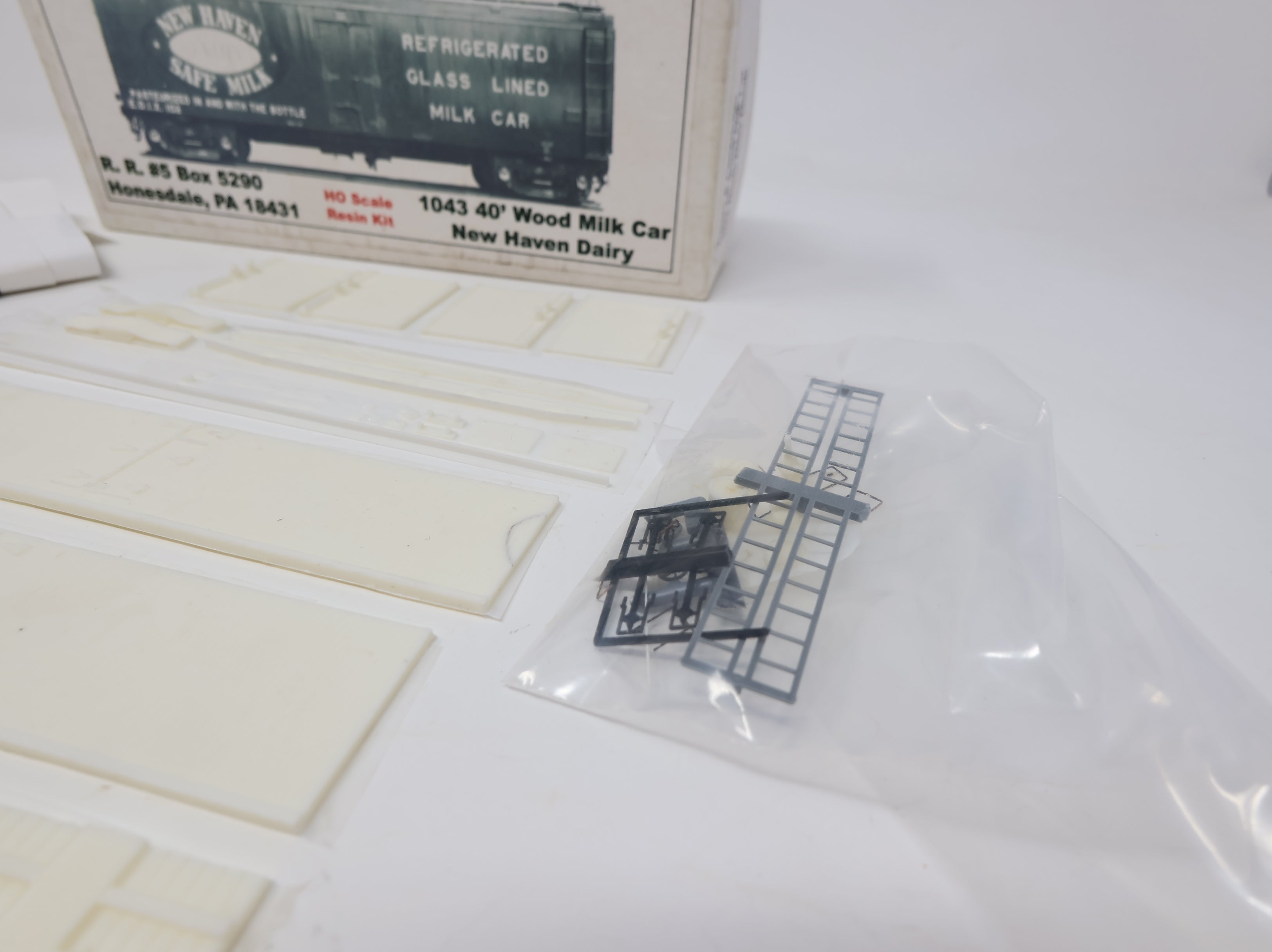 USED Funaro & Camerlengo 1043 HO Scale 40' Wood Milk Car - New Haven Dairy Decals KIT