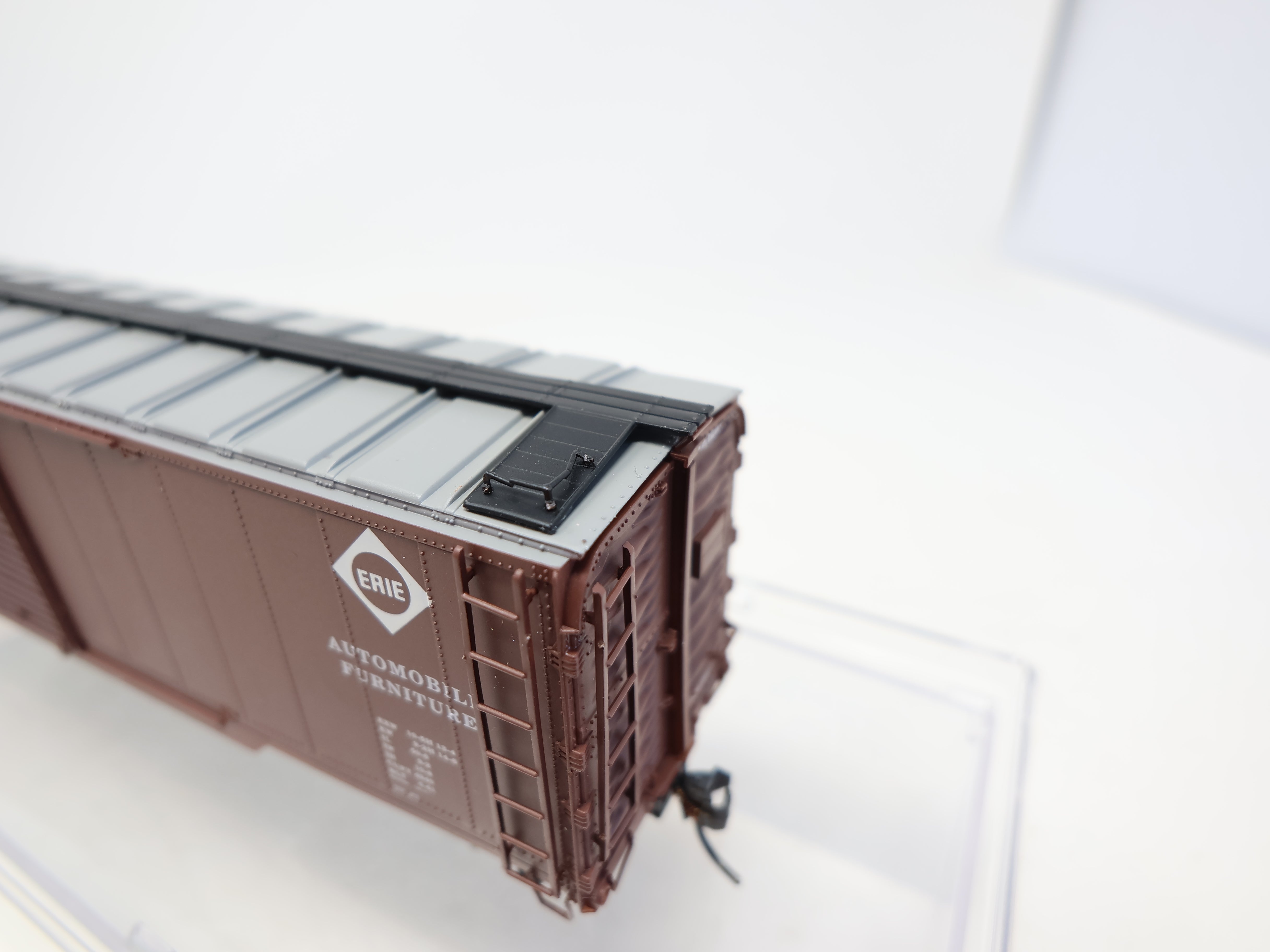 USED Life-Like HO Scale, 50' Steel Sheathed Automobile Box Car, Erie #65012