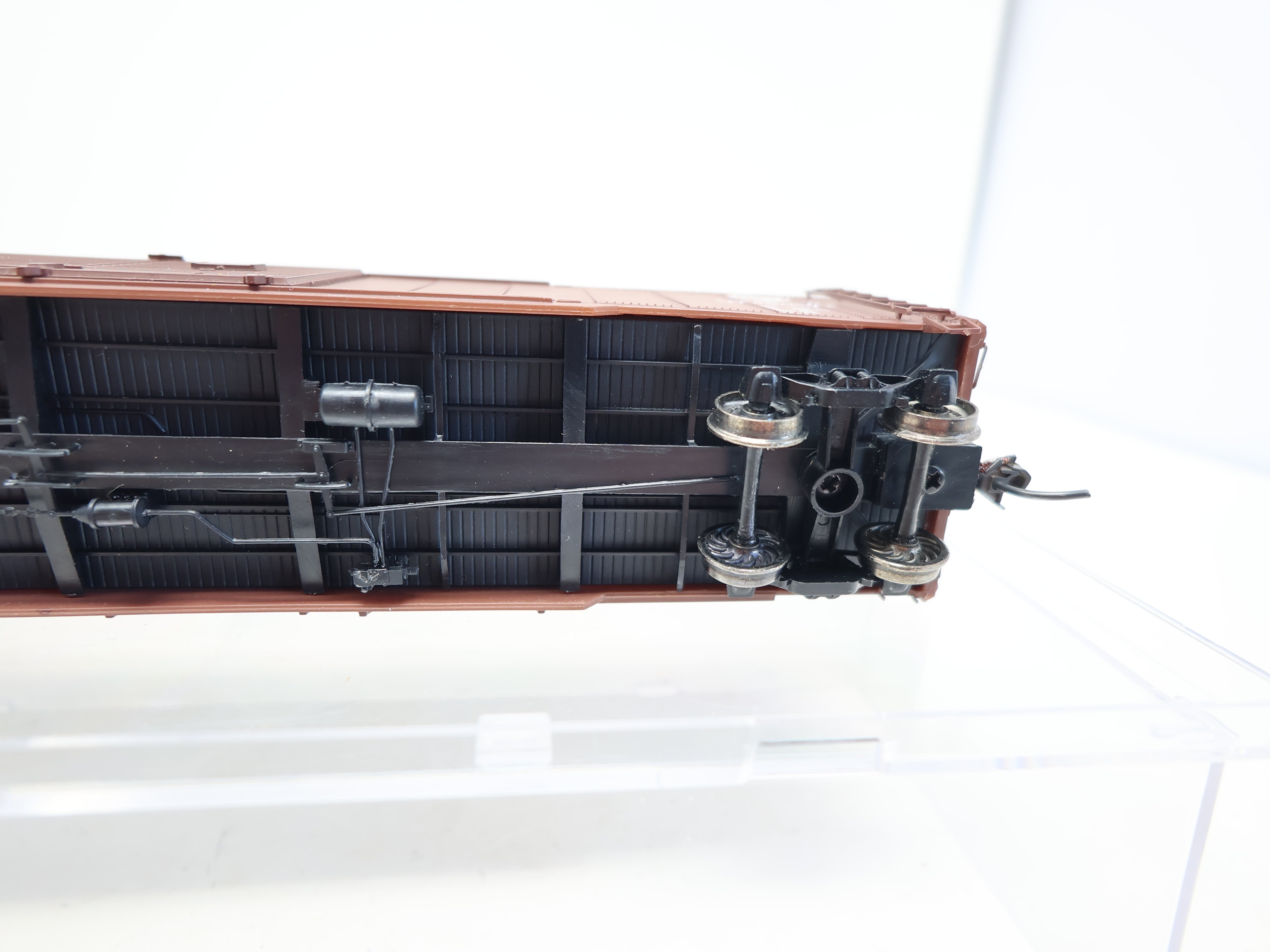 USED Life-Like HO Scale, 50' Steel Sheathed Automobile Box Car, Erie #65012