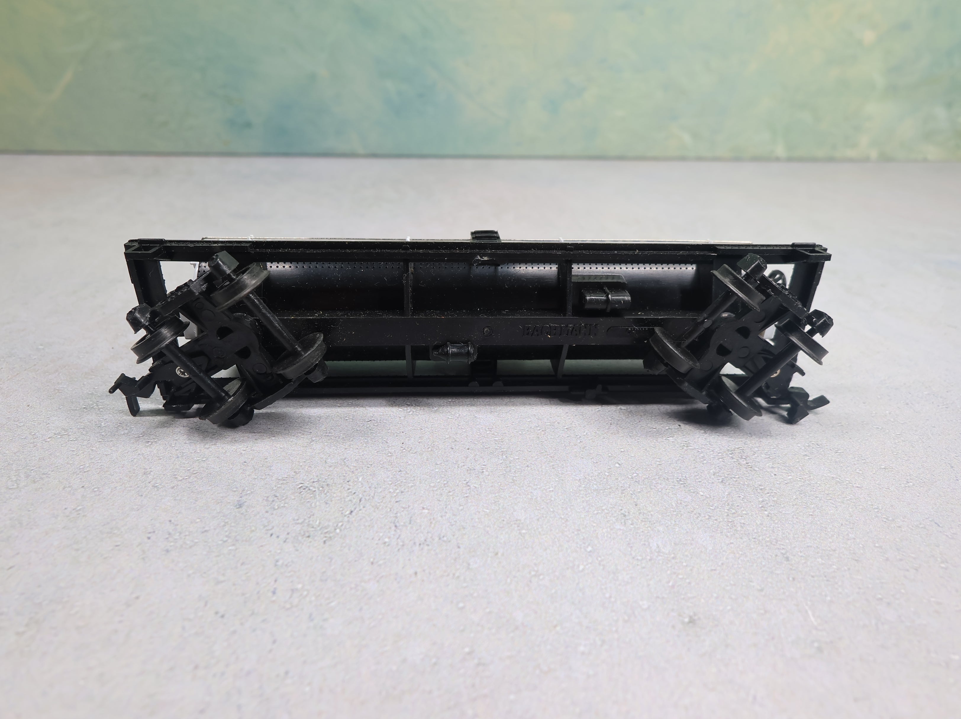 USED Bachmann HO Scale Single Dome Tank Car Cyanamid
