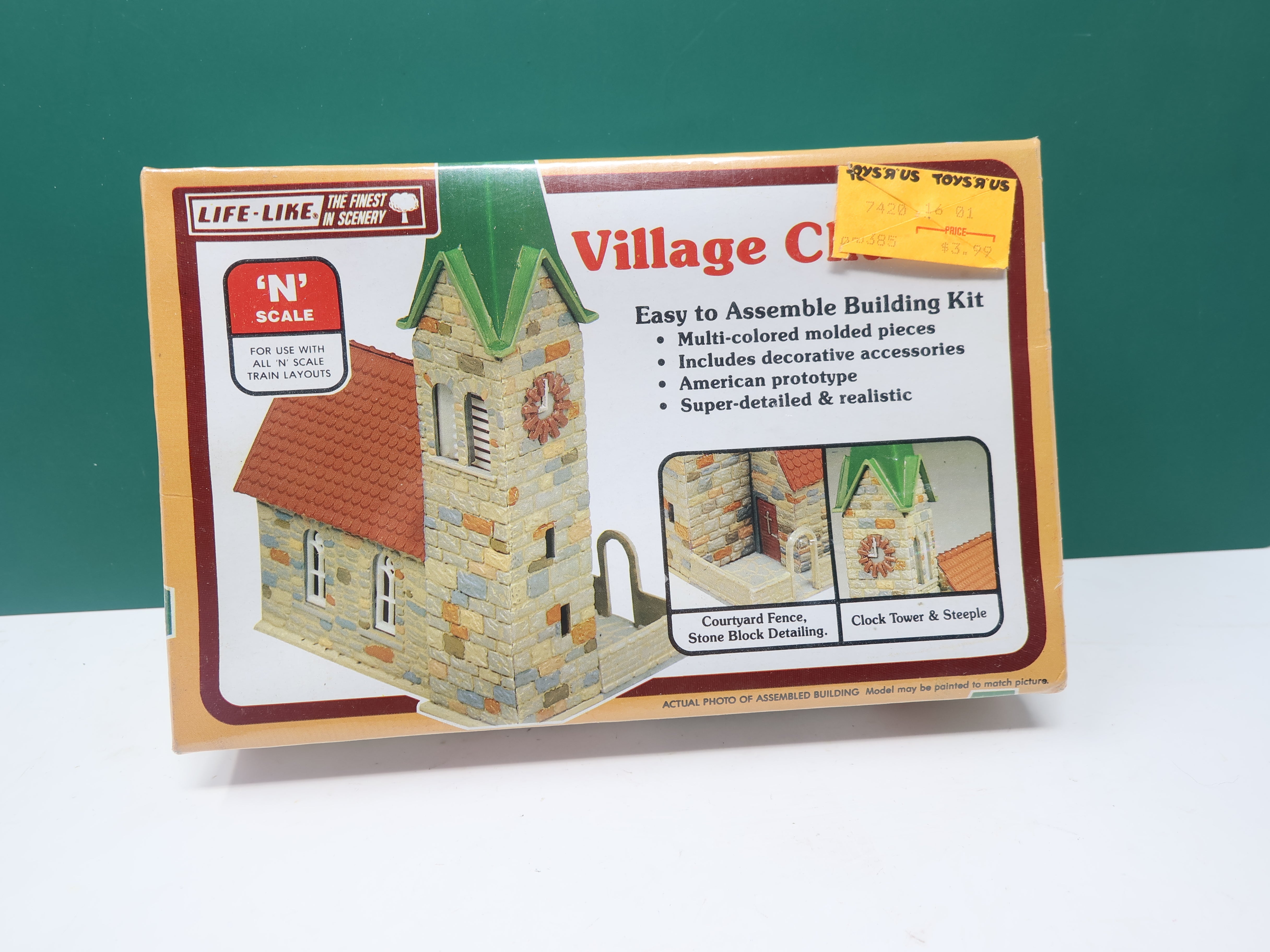 Life-Like 7410 N Scale, Village Church (KIT)