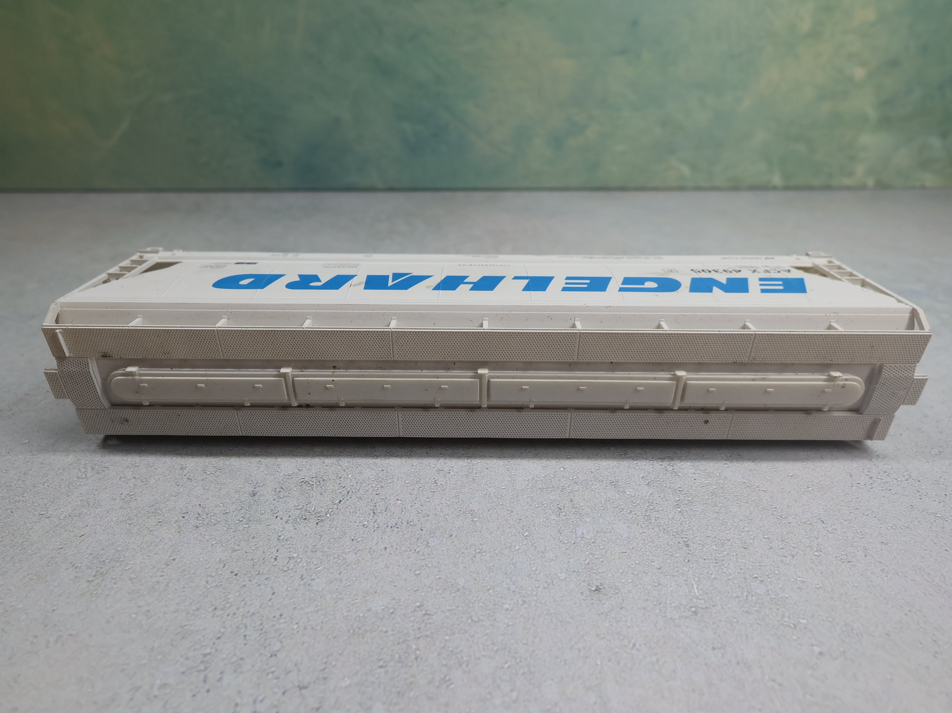 USED Accurail HO Scale 3 Bay ACF Center Flow Hopper Engelhard ACFX #49305