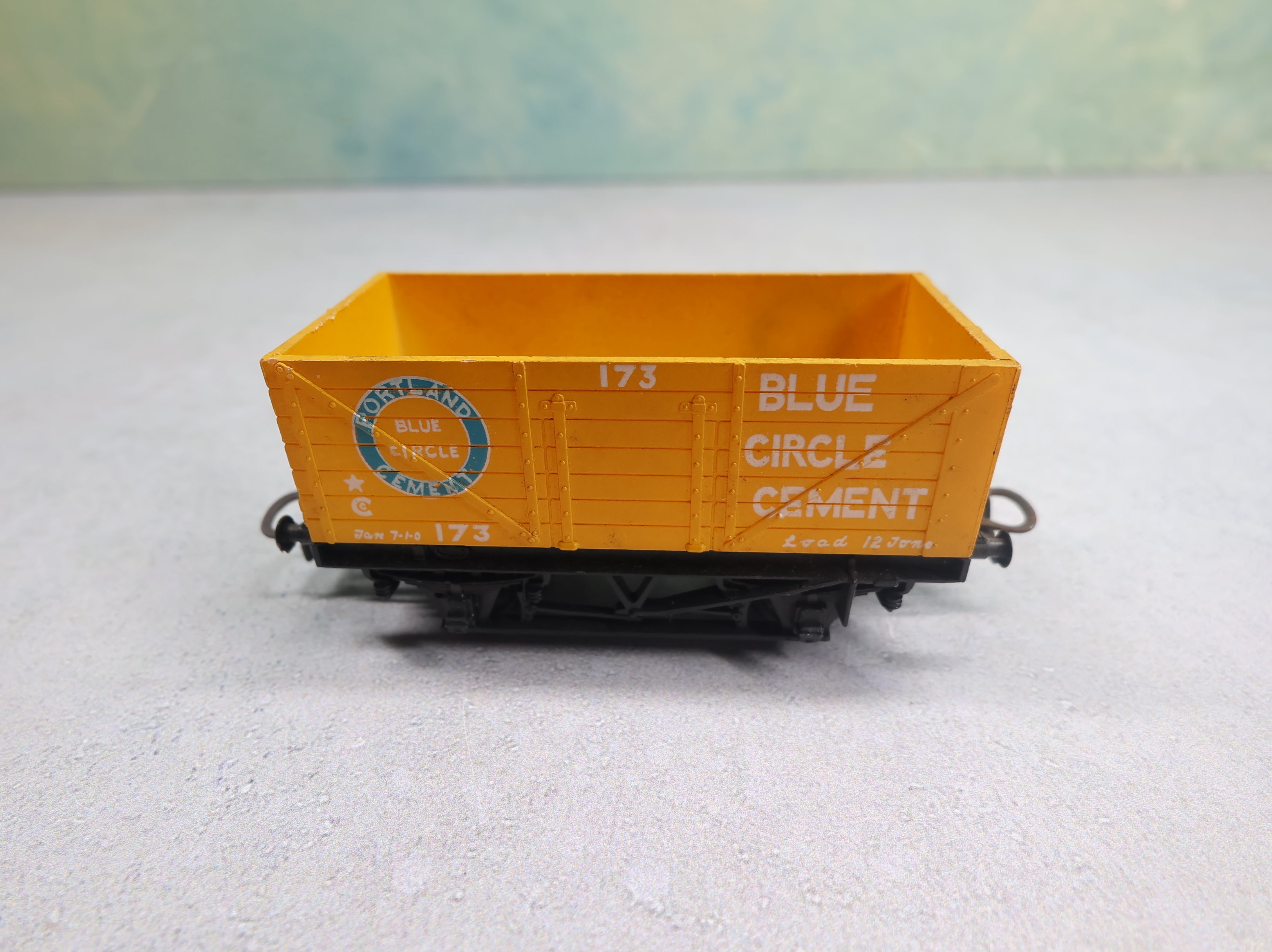 USED Liliput HO Scale Plank Wagon Portland Blue Circle Cement #173 Euro Couplers
