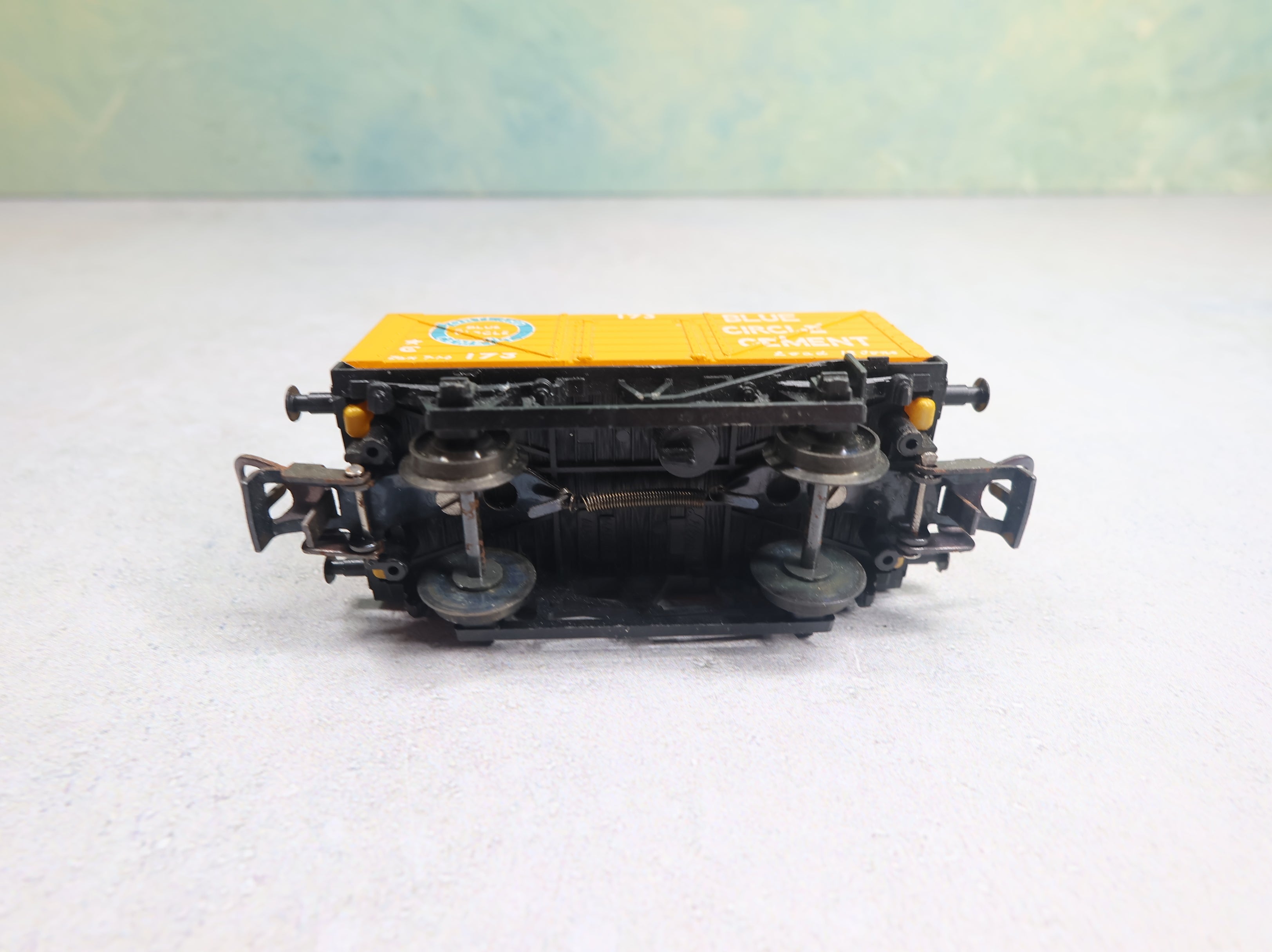 USED Liliput HO Scale Plank Wagon Portland Blue Circle Cement #173 Euro Couplers