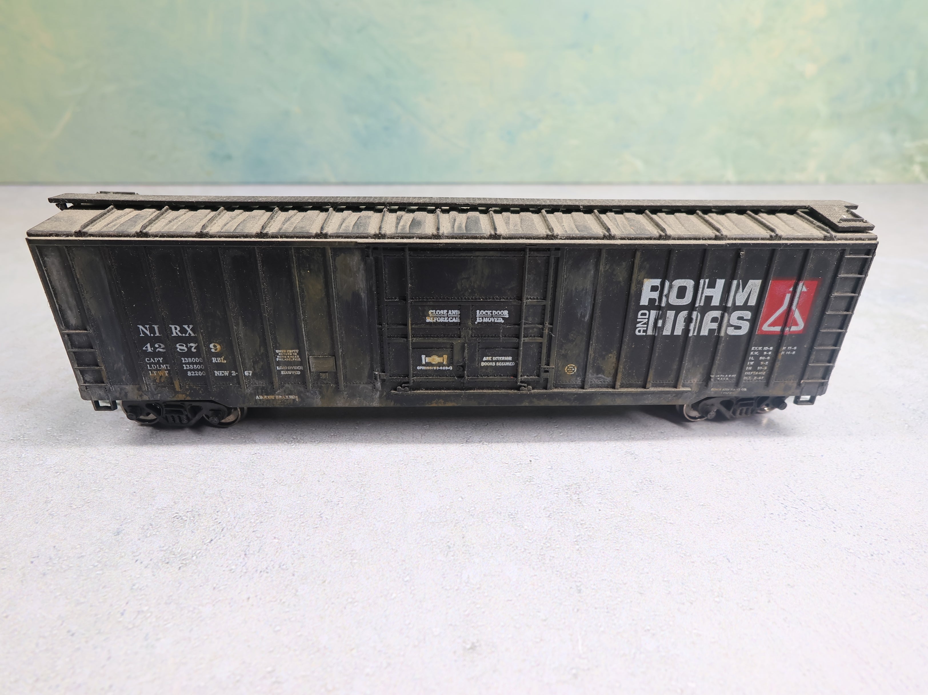 USED Athearn HO Scale 50' Box Car Rohm and Haas NIRX #42879 Weathered