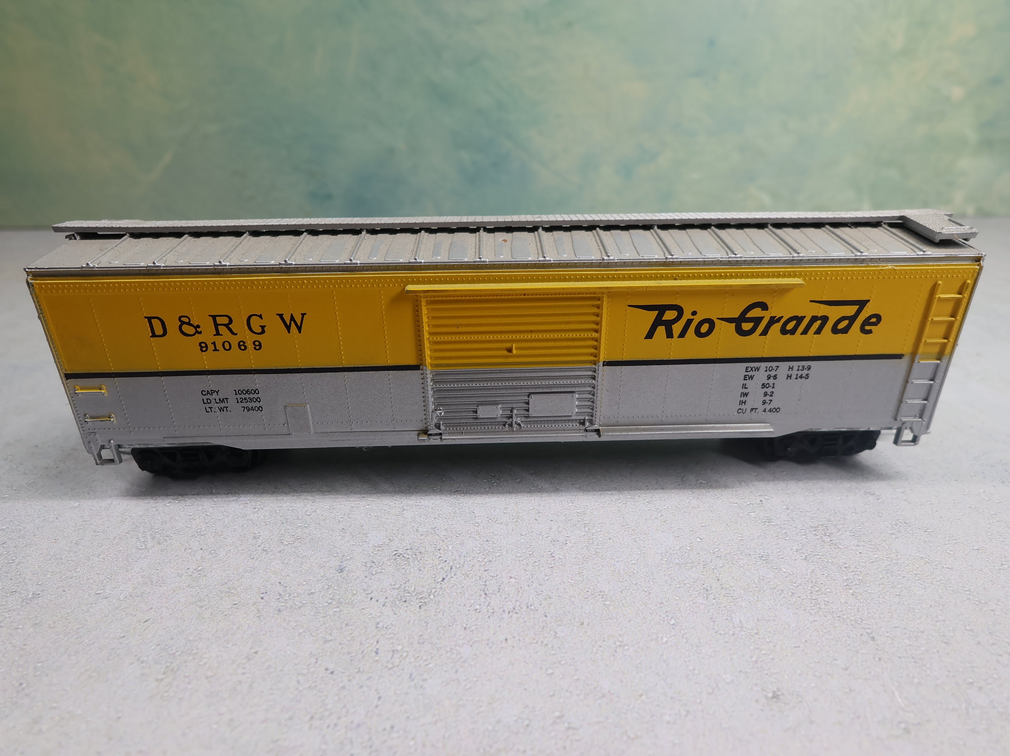USED Roundhouse HO Scale 50' Box Car Rio Grande D&RGW #91069