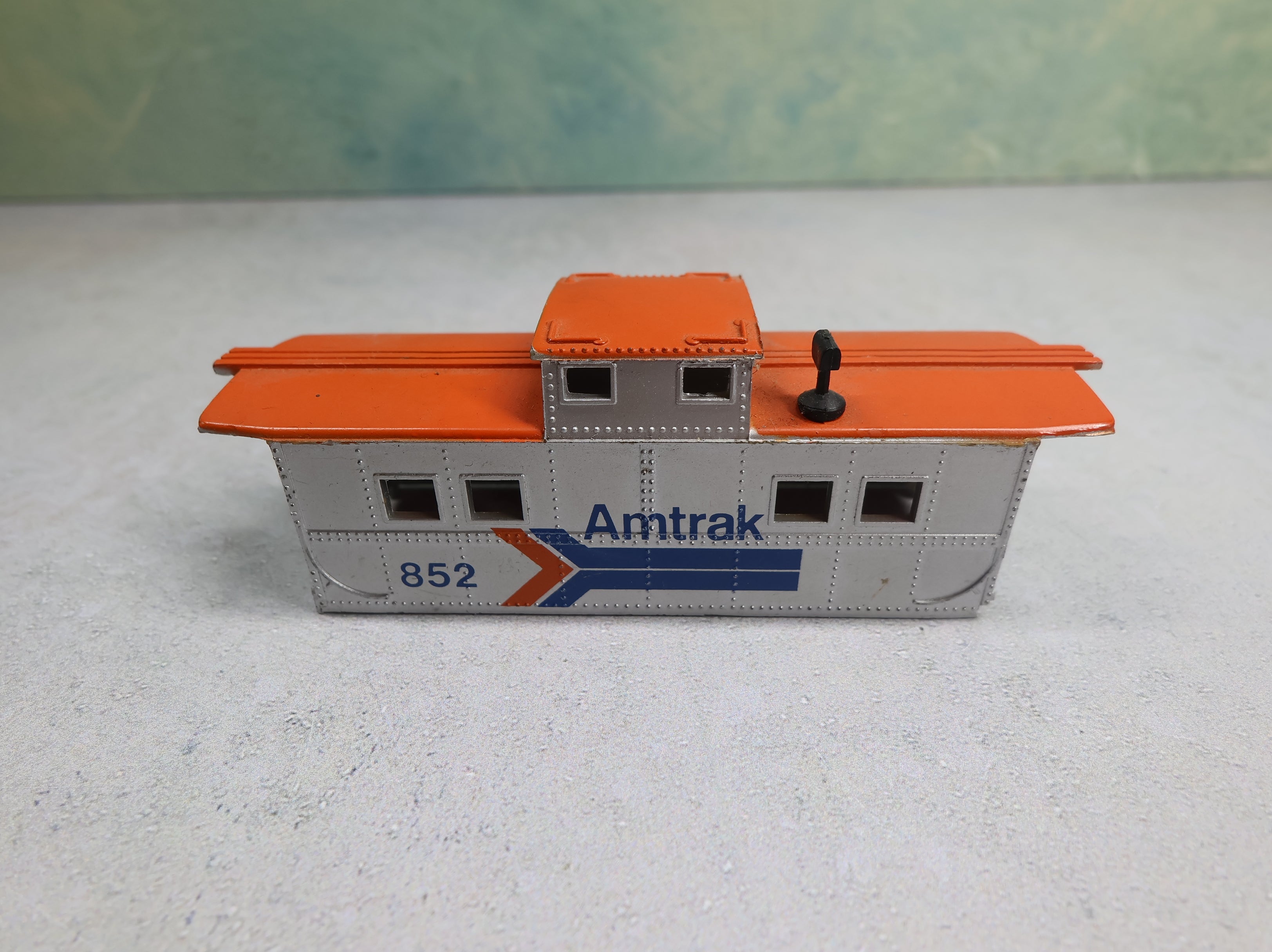 USED Life-Like HO Scale Caboose Shell Only Amtrak 825